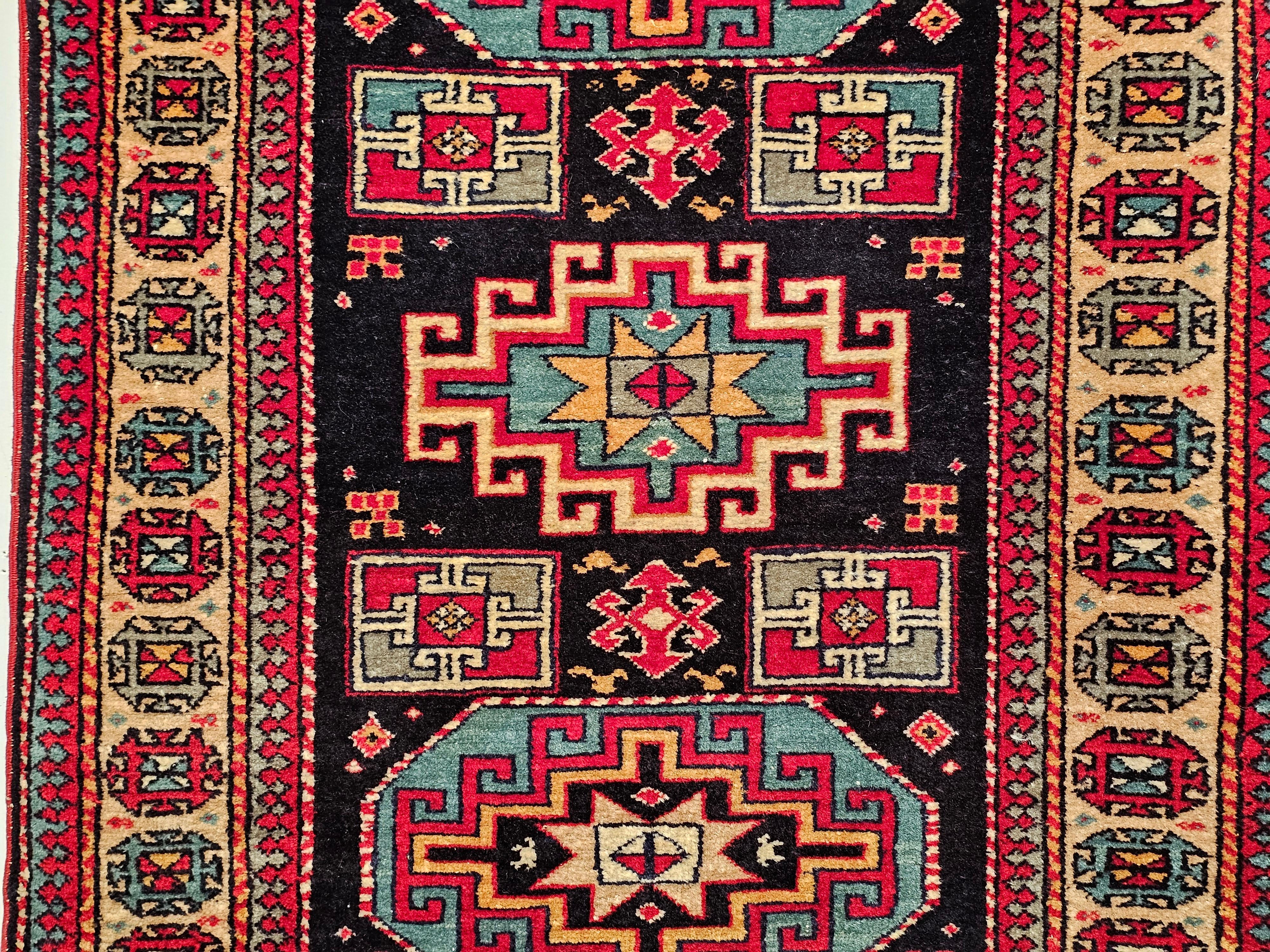 Persischer Kurdischer Vintage-Teppich in Marineblau, Hellbraun und Blau mit geometrischem Muster im Angebot 4
