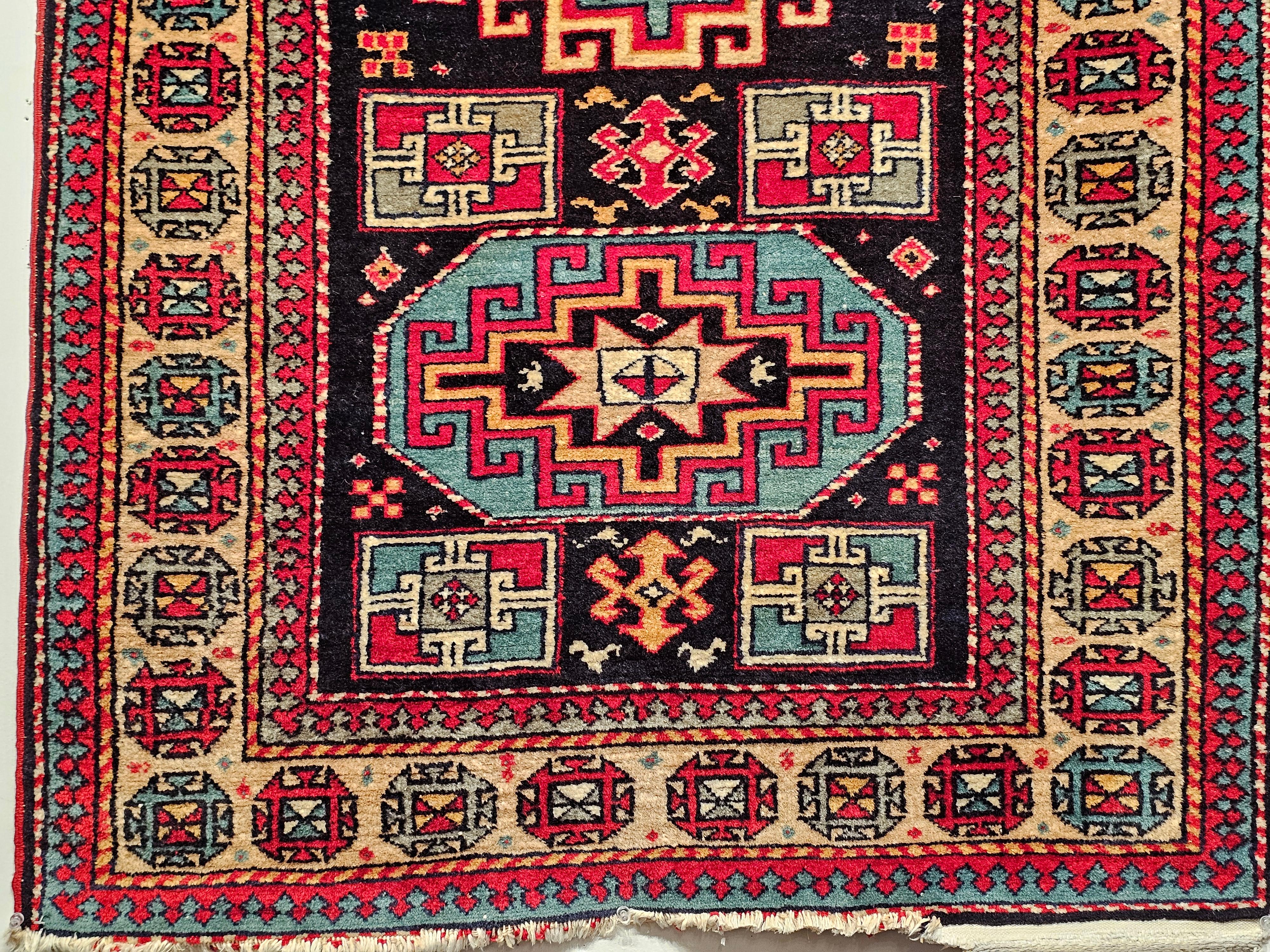 Persischer Kurdischer Vintage-Teppich in Marineblau, Hellbraun und Blau mit geometrischem Muster im Angebot 6
