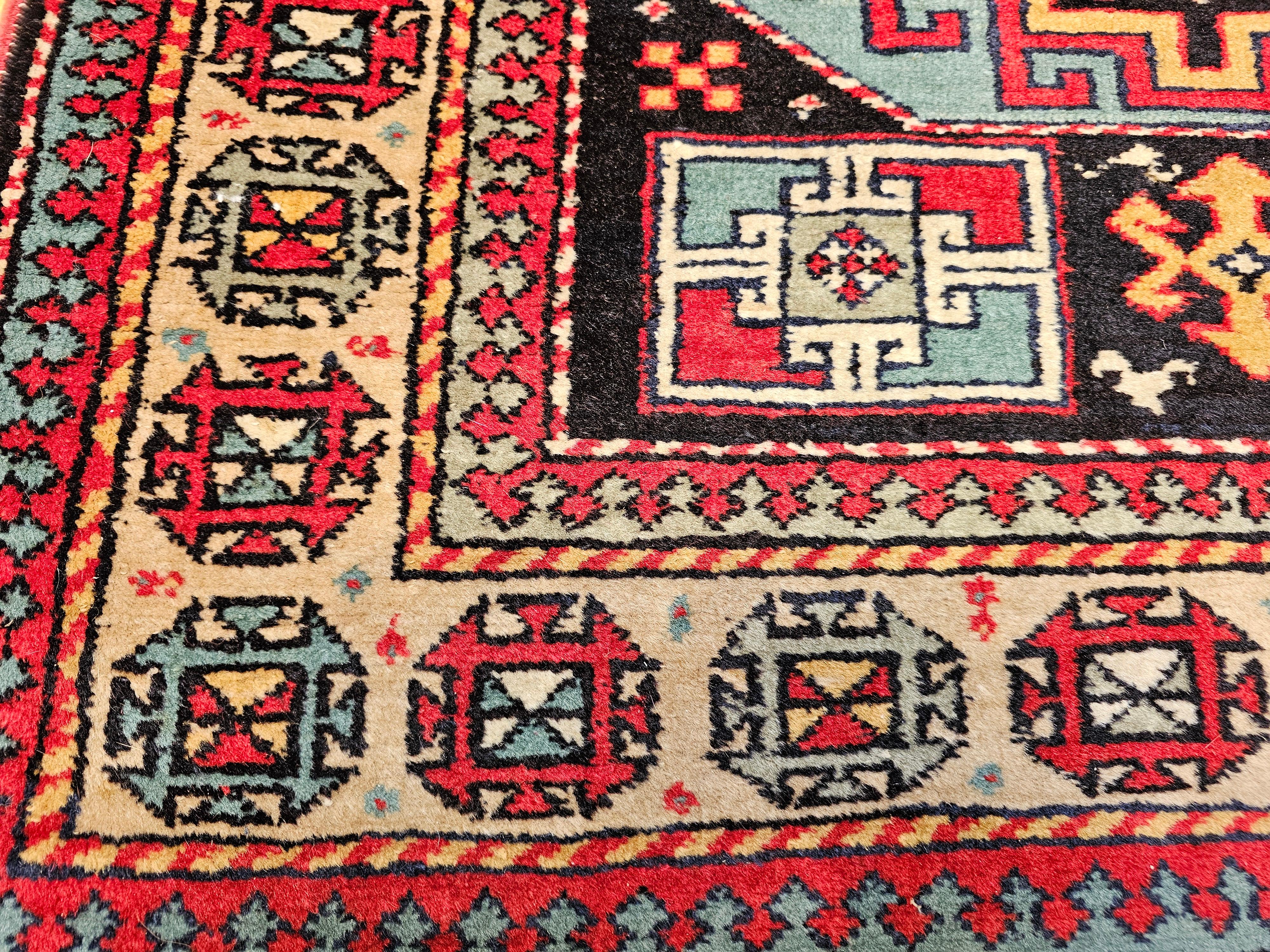 Persischer Kurdischer Vintage-Teppich in Marineblau, Hellbraun und Blau mit geometrischem Muster im Angebot 7