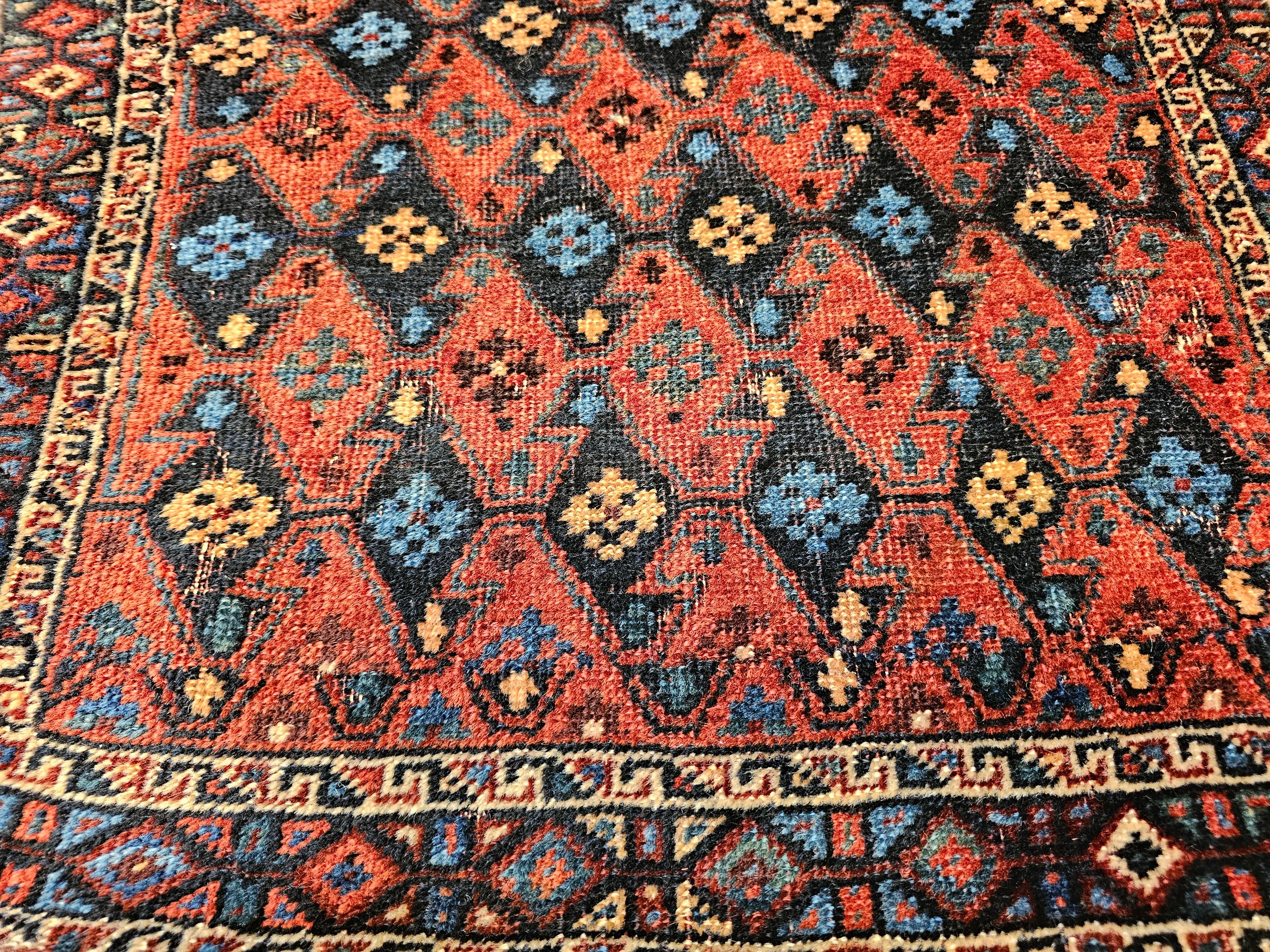 Bolso Vintage Persa Kurdo Tribal en Borgoña, Amarillo, Azul, Azul Marino Art Decó en venta