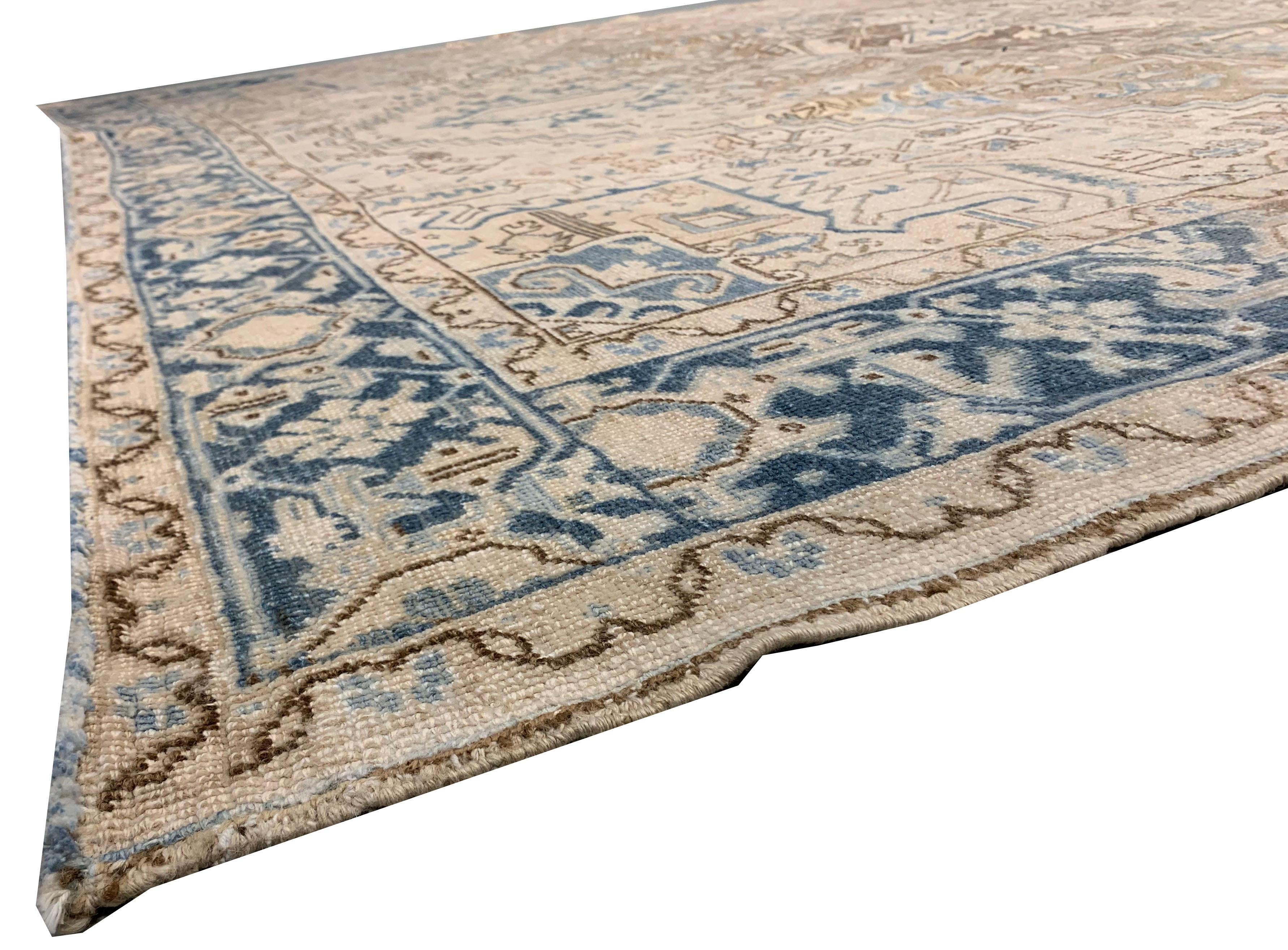 Vintage Persian Lightly Distressed Heriz Rug  9'10 x 12'6 In Good Condition For Sale In New York, NY