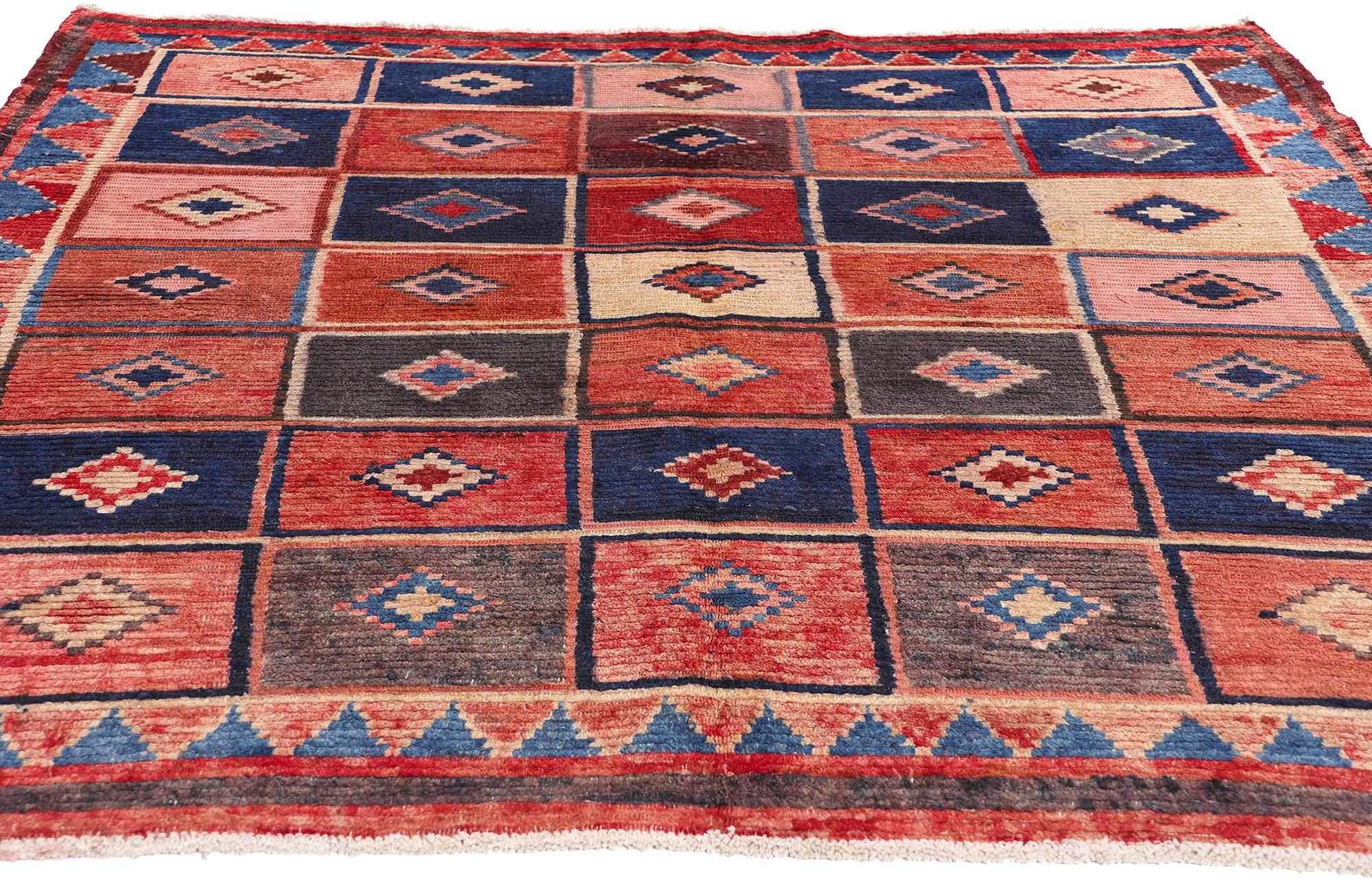 Persischer Lori Checkerboard-Diamant-Teppich im Vintage-Stil (Moderne der Mitte des Jahrhunderts) im Angebot
