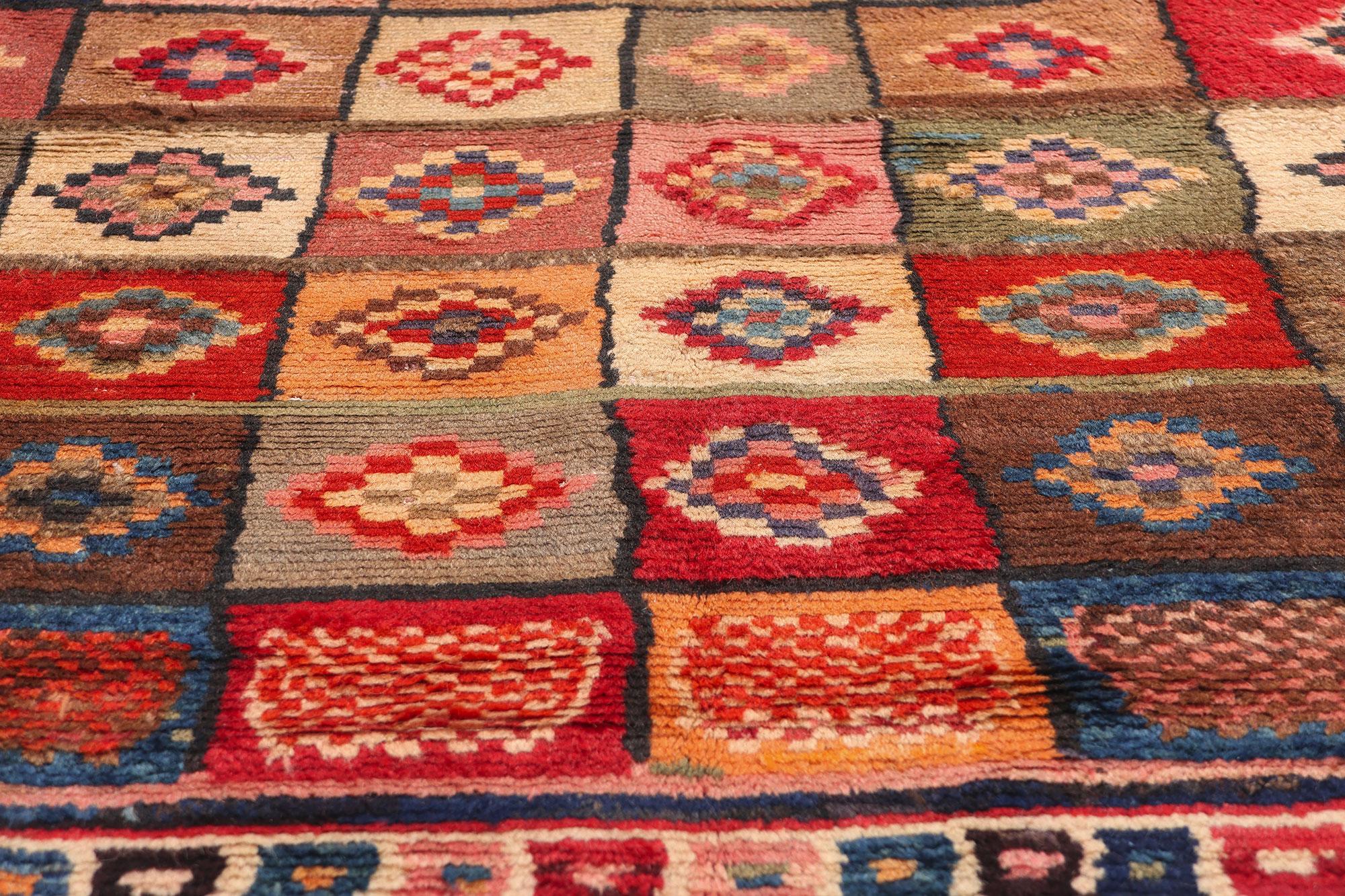 Vintage Persisch Lori Schachbrettmuster Teppich im Zustand „Gut“ im Angebot in Dallas, TX