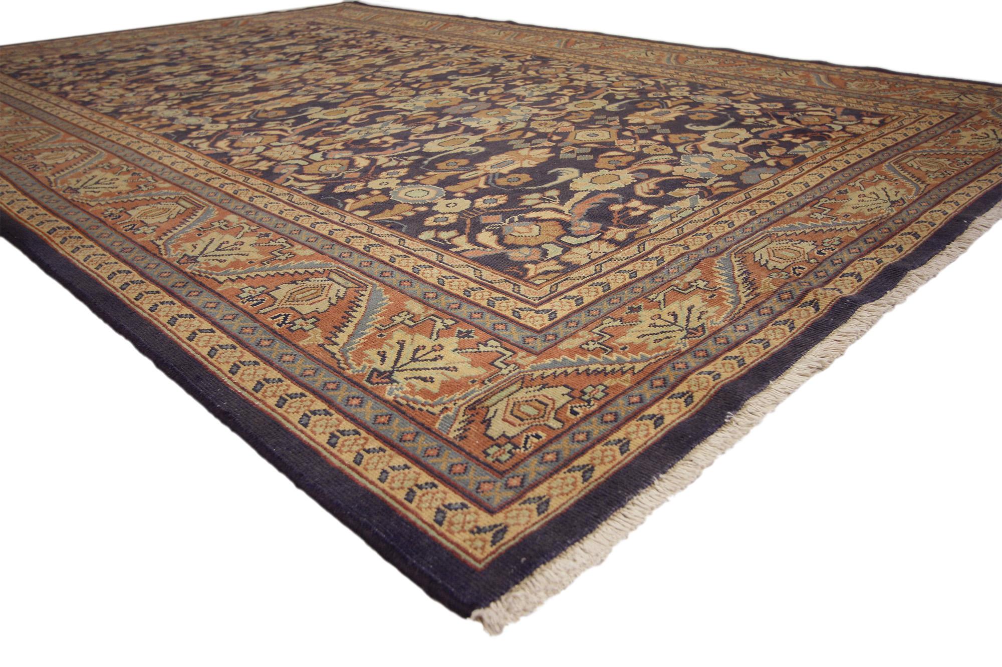75830 Vintage Persian Mahal Rug, 06'08 x 10'01. Dieser handgeknüpfte Mahal-Teppich aus Wolle, ein Meisterwerk persischer Kunstfertigkeit, bezaubert durch seine architektonische Eleganz und seine geschichtsträchtige Handwerkskunst. Das von