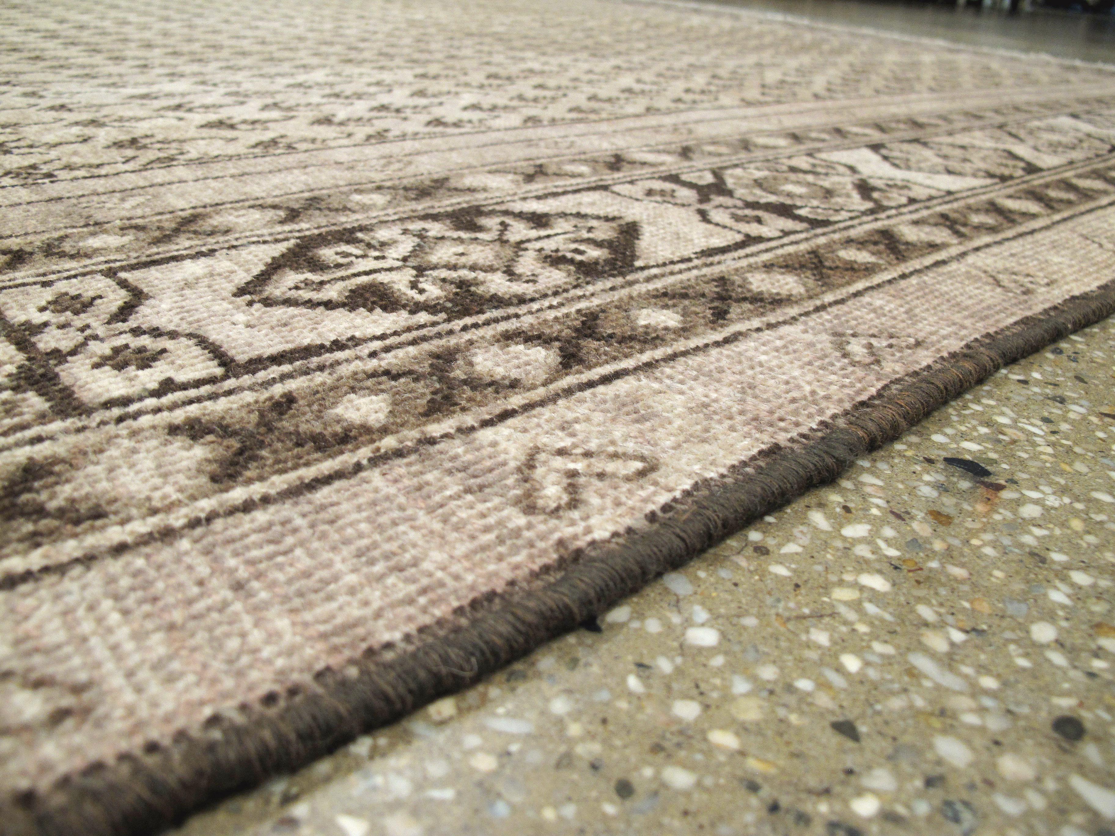 Vintage Persian Mahal Carpet For Sale 4
