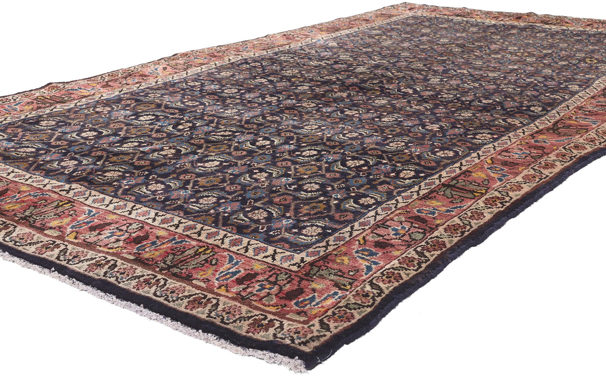 61236 Tappeto persiano vintage Mahal, 05'03 x 09'10. Questo squisito tappeto persiano vintage in lana annodato a mano è un esempio di eleganza senza tempo, meticolosamente realizzato con un motivo allover composto da intricati motivi Herati. Su un