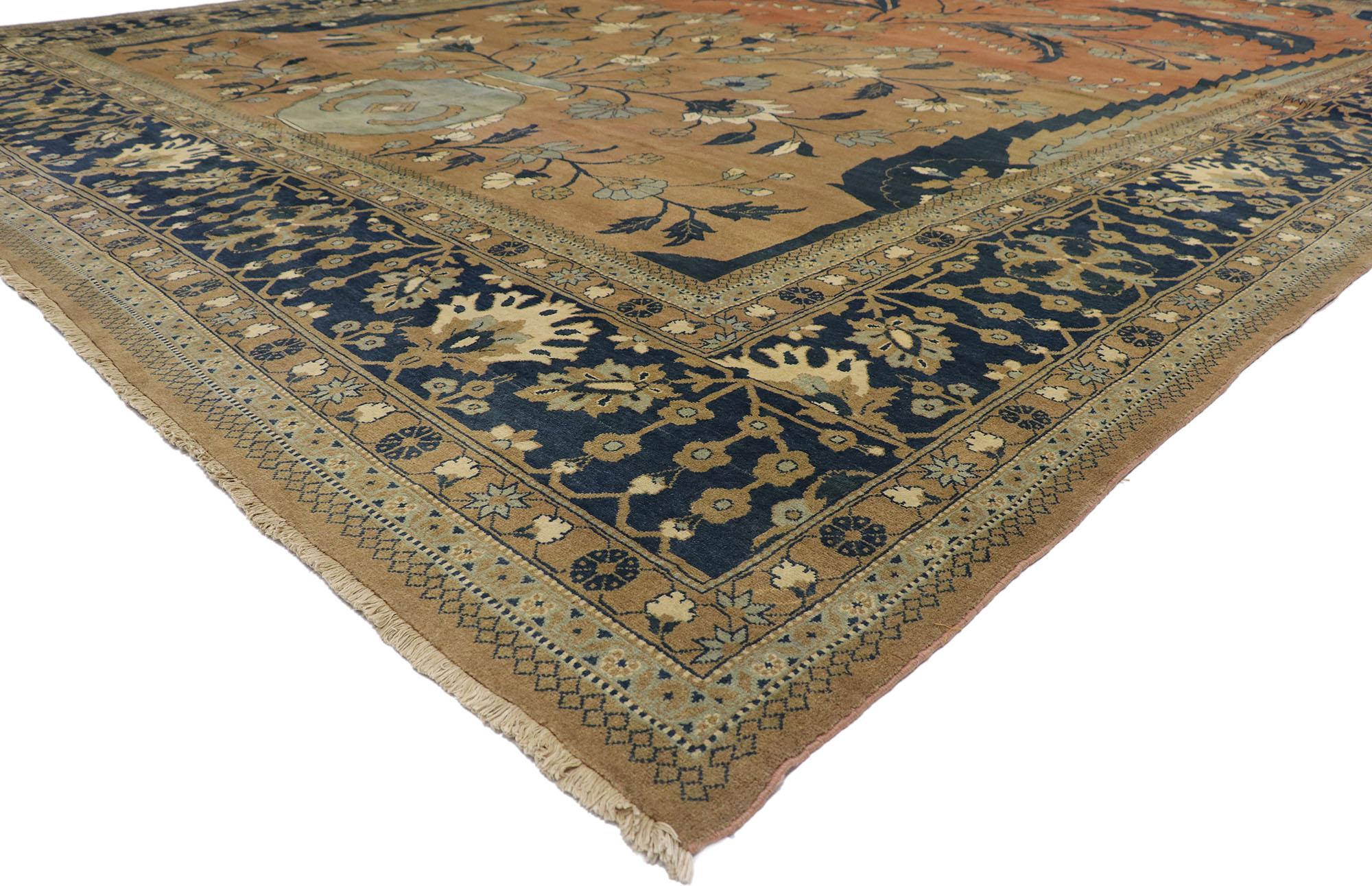 72297, tapis persan vintage Mahal avec style italien méditerranéen rustique. Imprégné de teintes terreuses cuites au soleil et d'une sensibilité rustique, ce tapis de palais persan vintage Mahal en laine nouée à la main et en mauvais état prendra