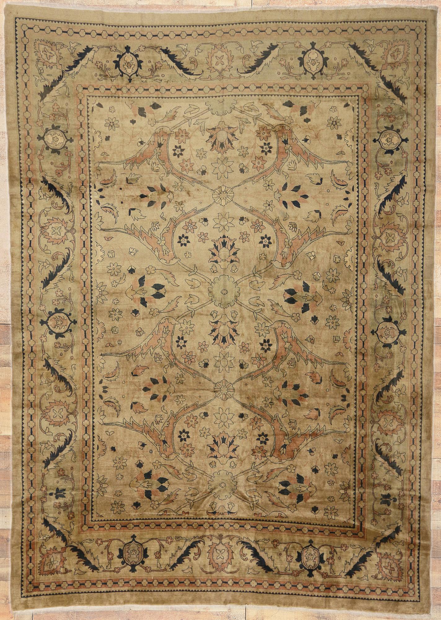 Laine Tapis Mahal persan contemporain de style traditionnel en vente
