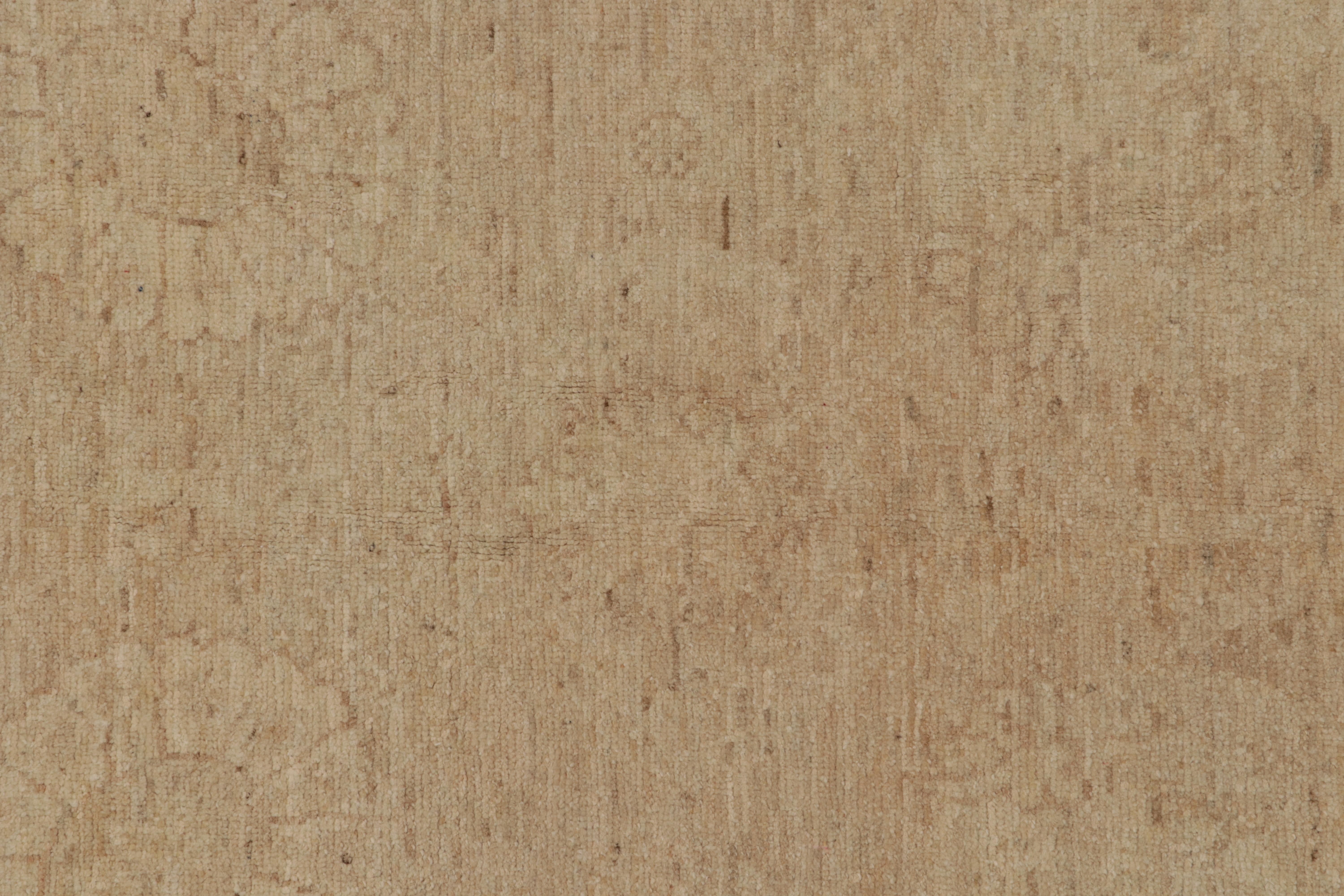 Wool Vintage Persian Mahal Rug in Beige, With Floral Patterns, From Rug & Kilim For Sale