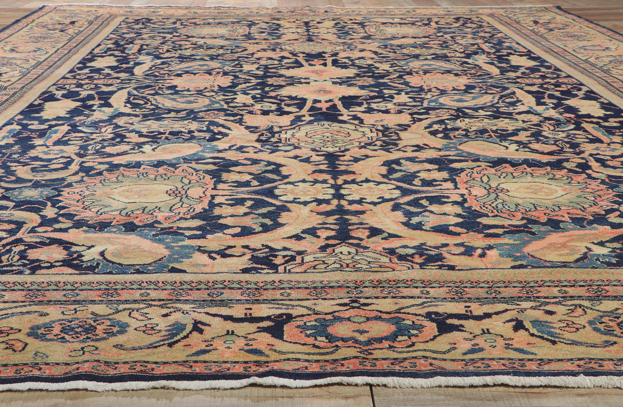 Late 19th Century Persian Sultanabad Mahal Carpet with Modern Style For Sale 2