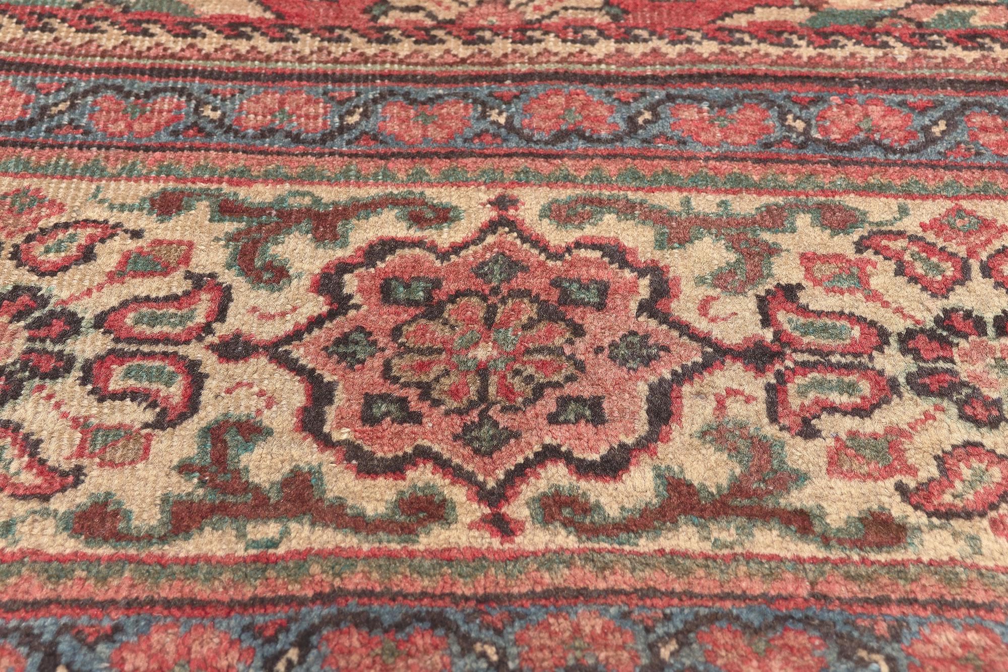 Vintage Persian Mahal Rug, Traditional Elegance Meets Subtle Sophistication In Good Condition In Dallas, TX