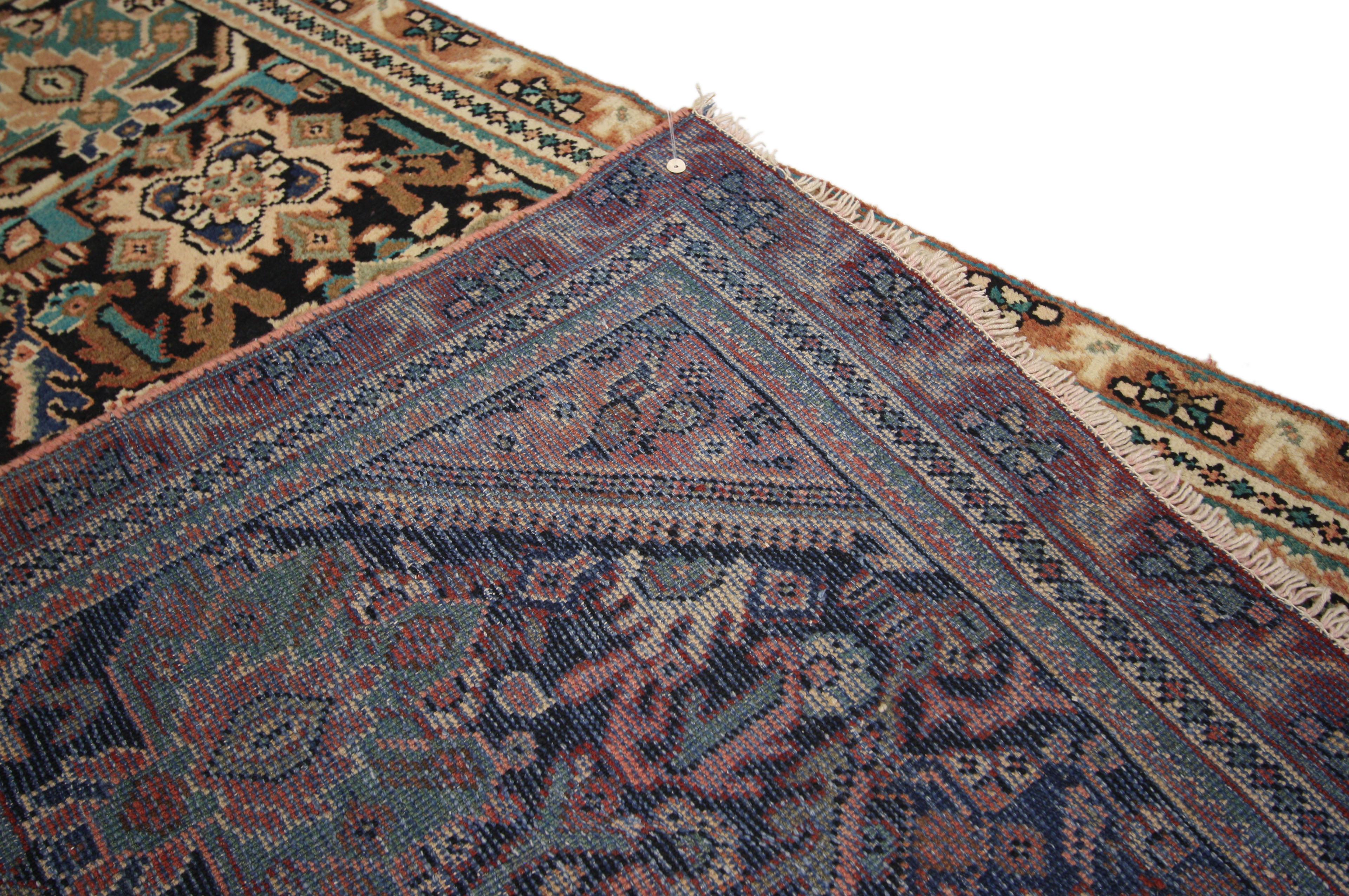 Vintage Persian Mahal Rug with Traditional Style Kitchen, Foyer or Entry Rug In Good Condition For Sale In Dallas, TX