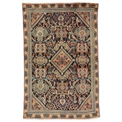 Tapis persan vintage Mahal avec cuisine, foyer ou entrée de style traditionnel