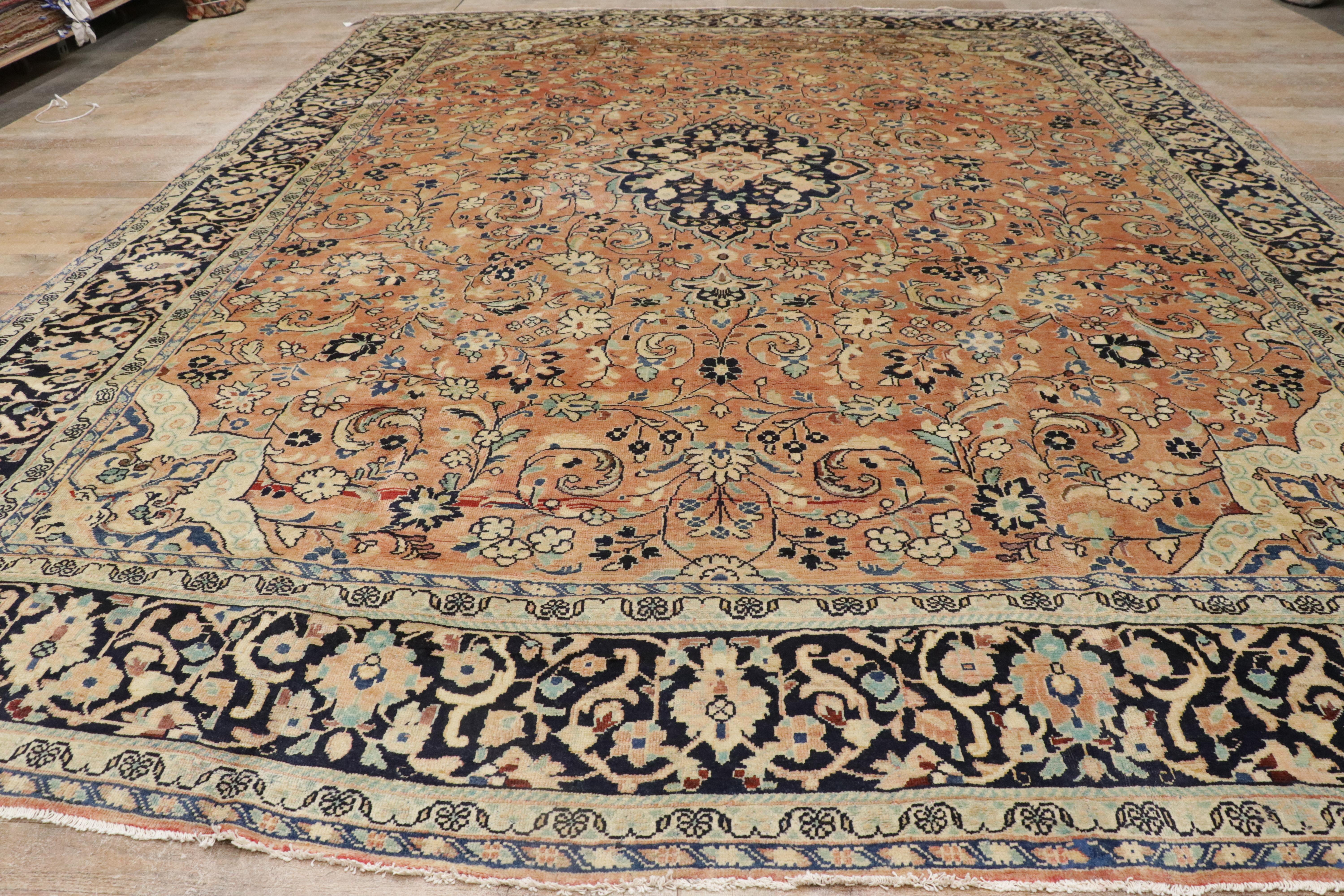 The Gilded Garden: A Vintage Persian Mahal Masterpiece of Sublime Refinement For Sale 2