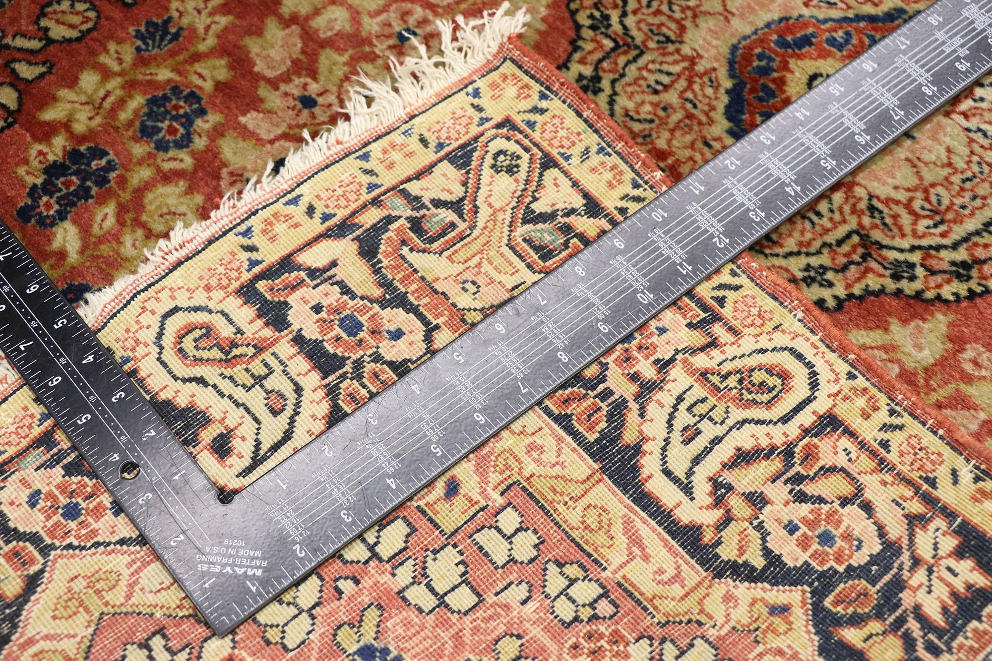 Vintage Persian Mahal Rug with Rustic Romantic Traditional Style In Good Condition For Sale In Dallas, TX