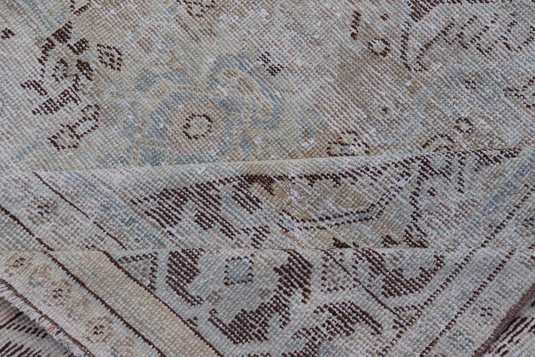 Persischer Mahal-Teppich mit subgeometrischem Design und kleinem Medaillon (Wolle) im Angebot
