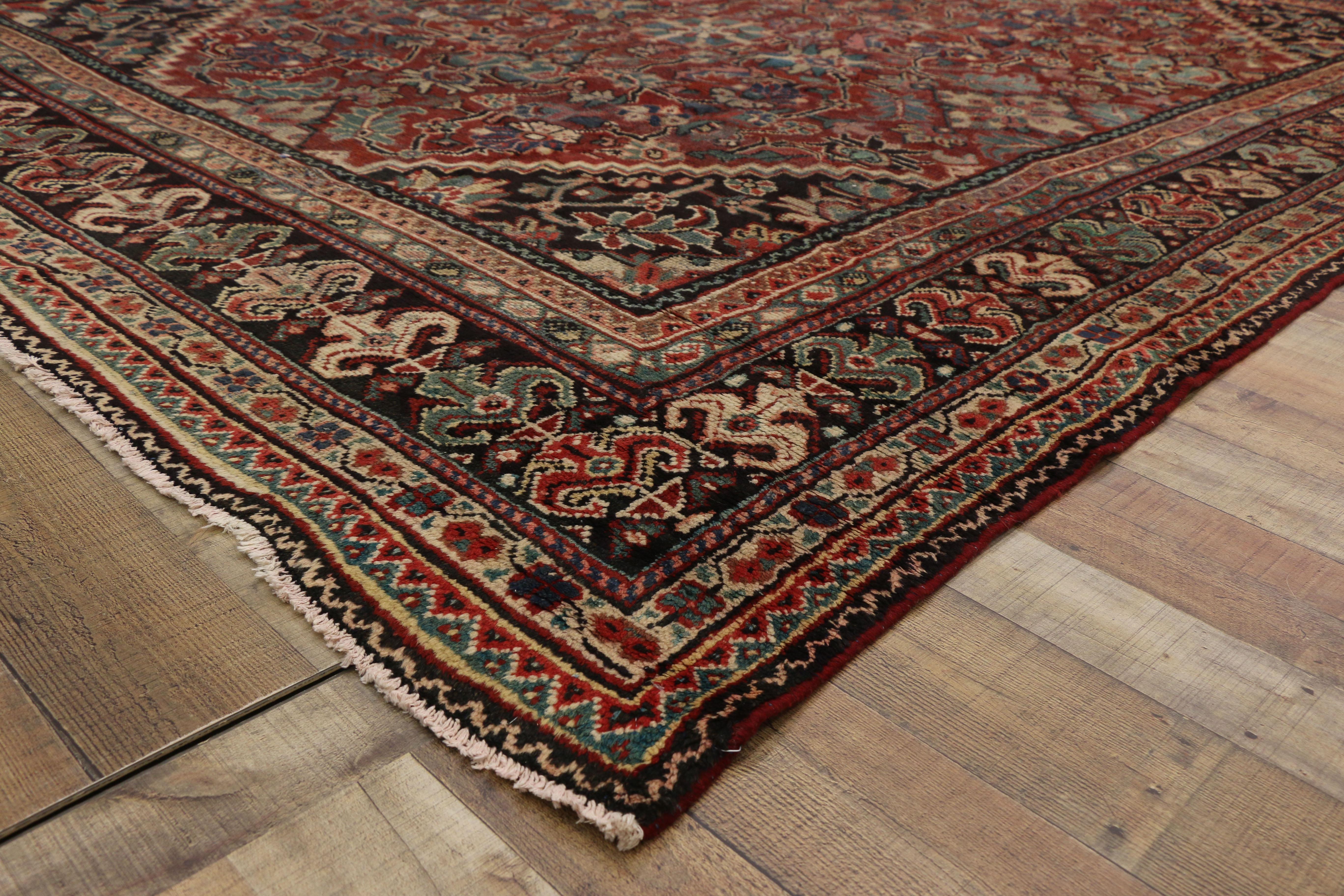 Wool Vintage Persian Mahal Rug with Traditional American Colonial Style For Sale