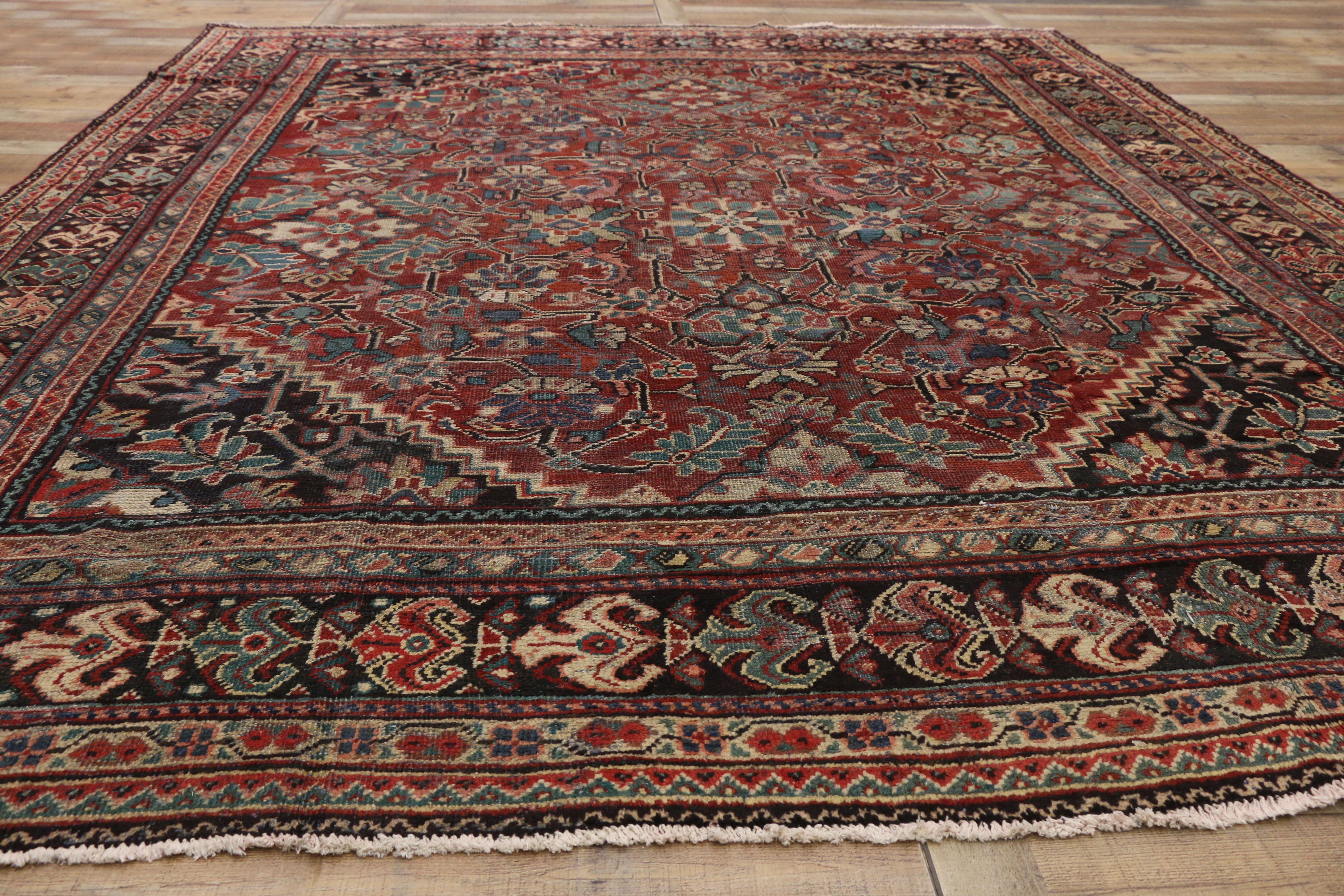 Vintage Persian Mahal Rug with Traditional American Colonial Style For Sale 1