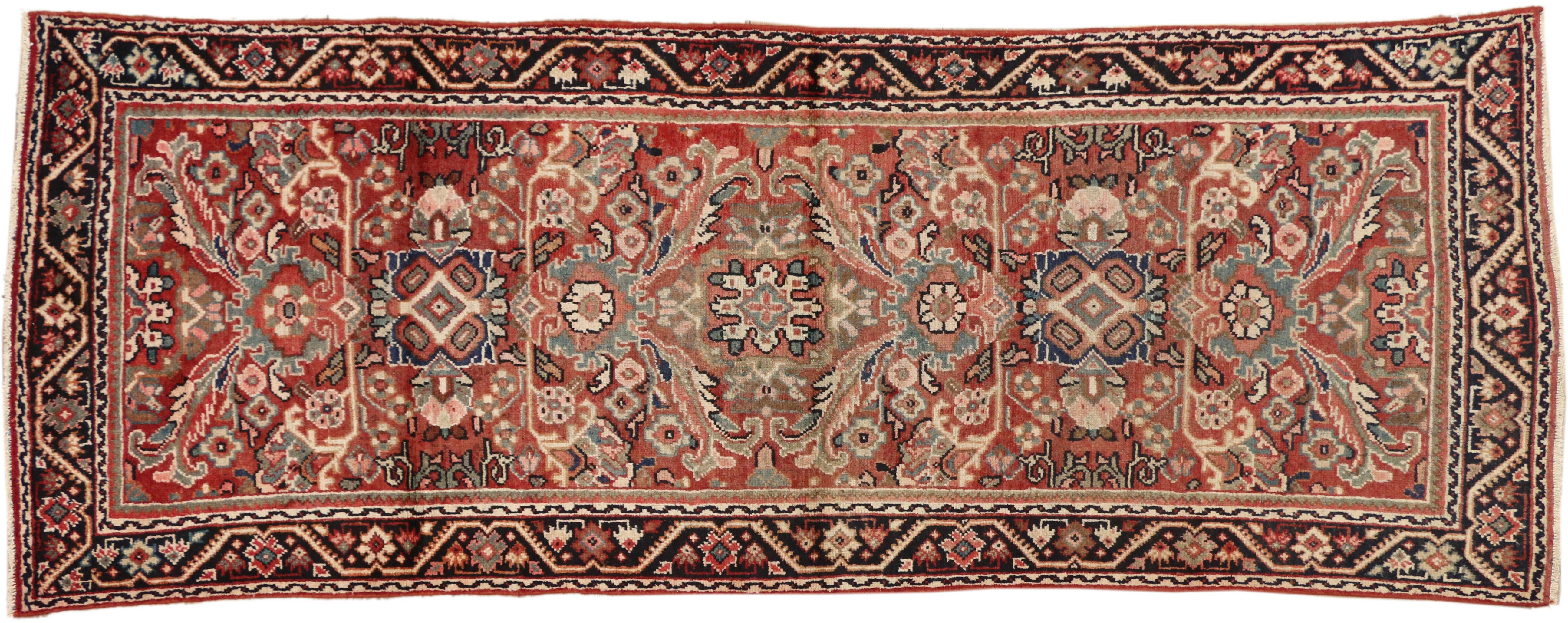 Vintage Persian Mahal Runner, Traditional Style Hallway Runner In Good Condition For Sale In Dallas, TX