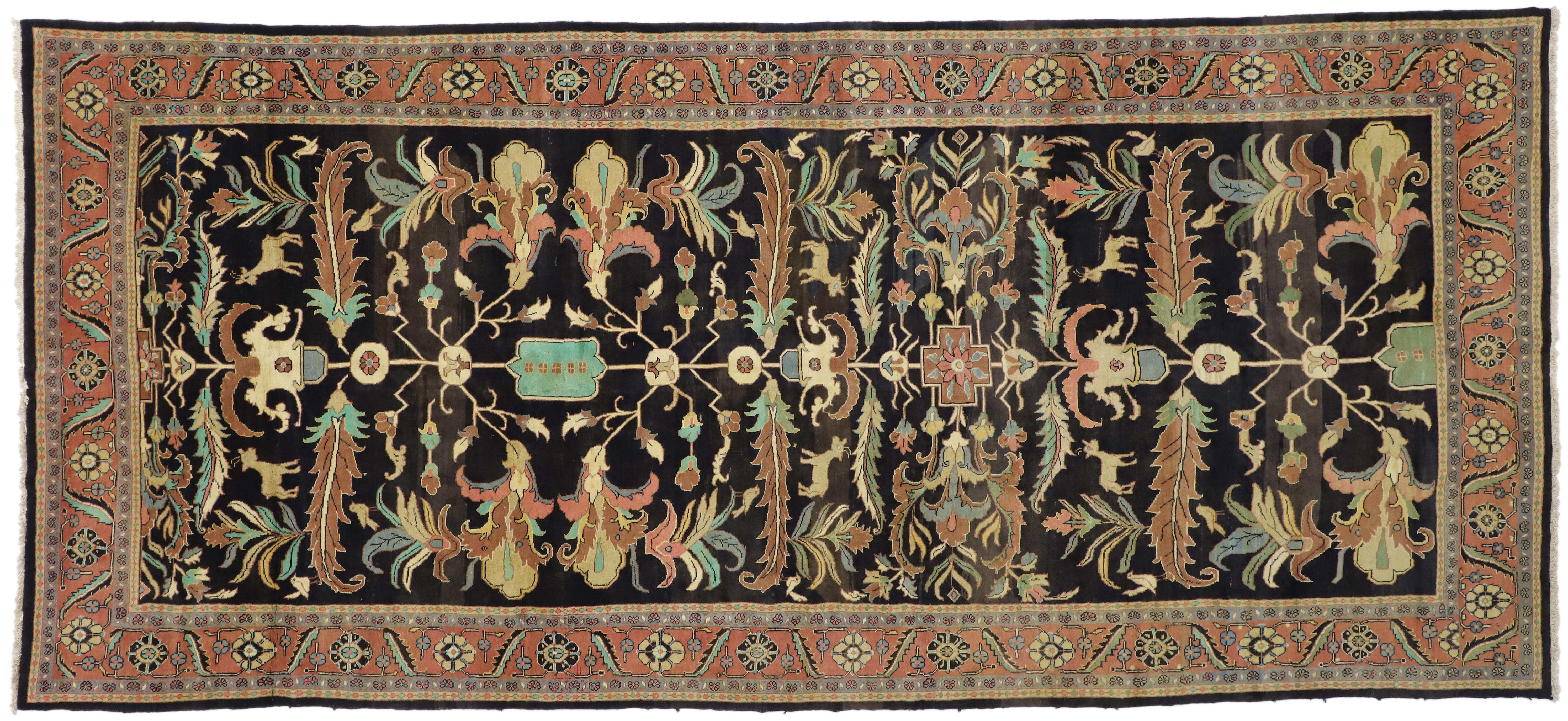 Vintage Persian Mahal Rug Inspired by William Morris In Good Condition For Sale In Dallas, TX