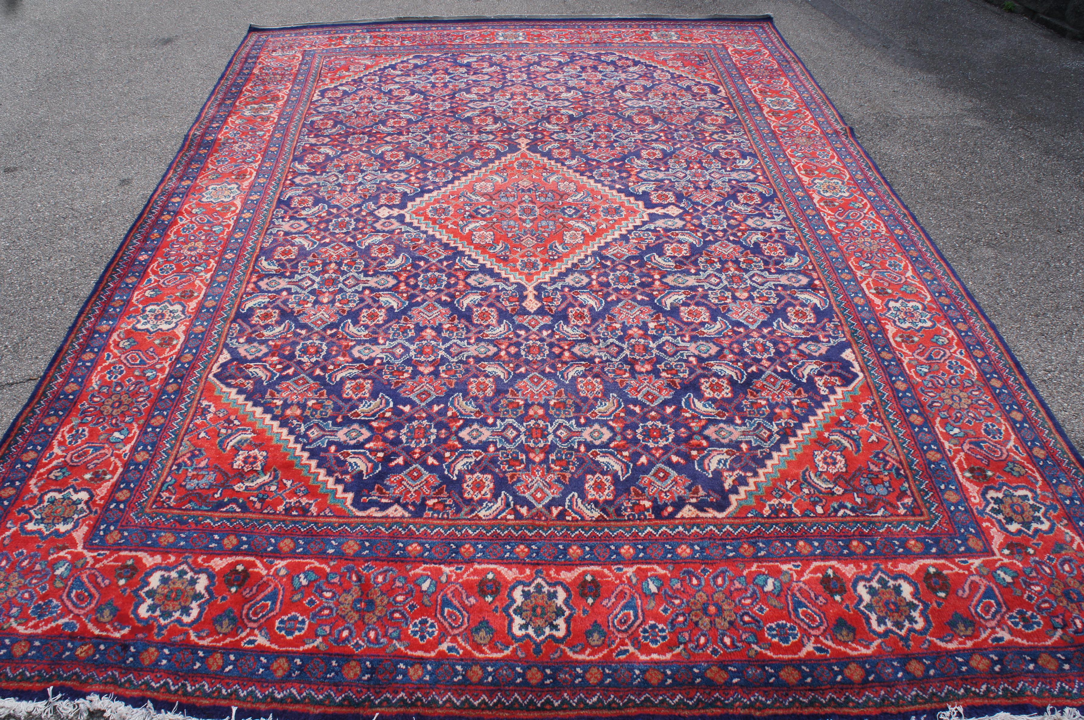 Vintage Persisch Mahal Wolle und Baumwolle Bereich Teppich Iran Medaillon Denkmal im Angebot 1