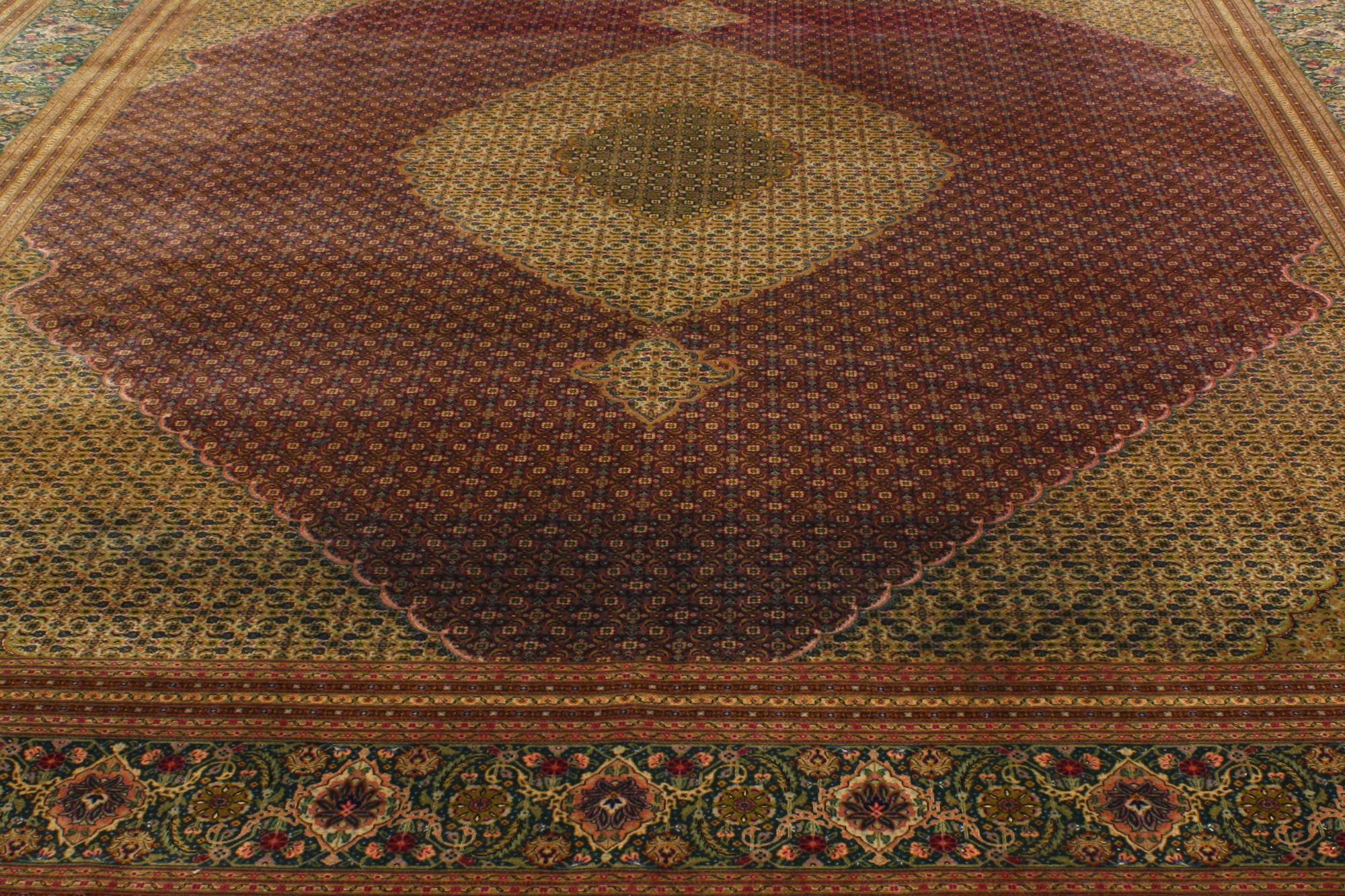 Vintage Wool & Silk Persian Mahi Tabriz Rug, 09'10 x 13'01 In Good Condition For Sale In Dallas, TX