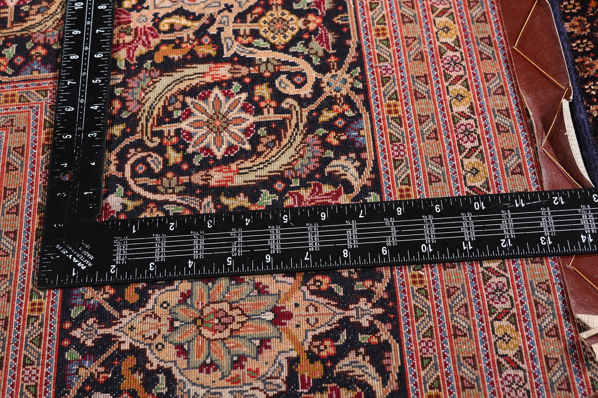 Lana Tappeto persiano vintage Mahi Fish Design Tabriz con stile tradizionale in vendita
