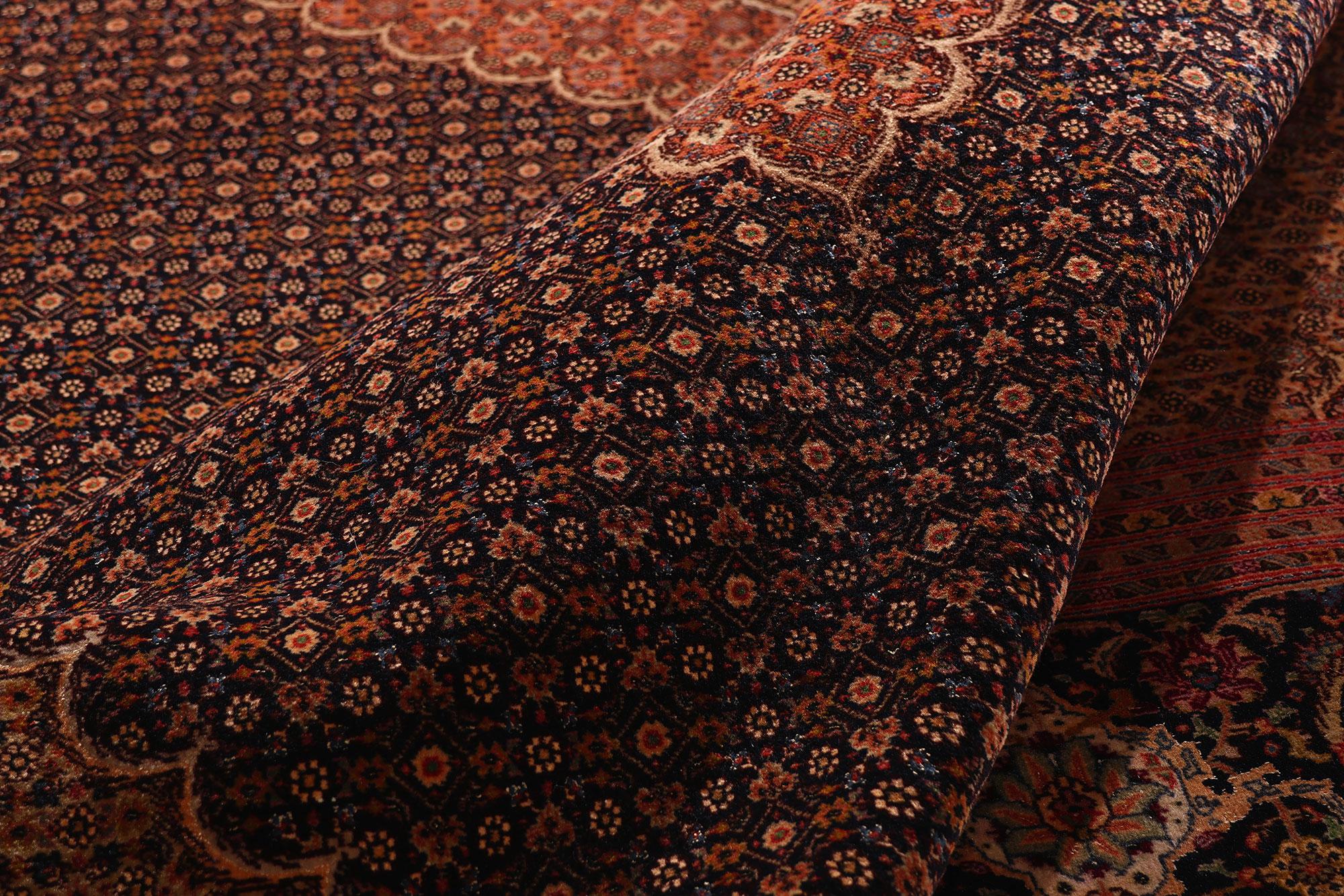 Tappeto persiano vintage Mahi Fish Design Tabriz con stile tradizionale In condizioni buone in vendita a Dallas, TX