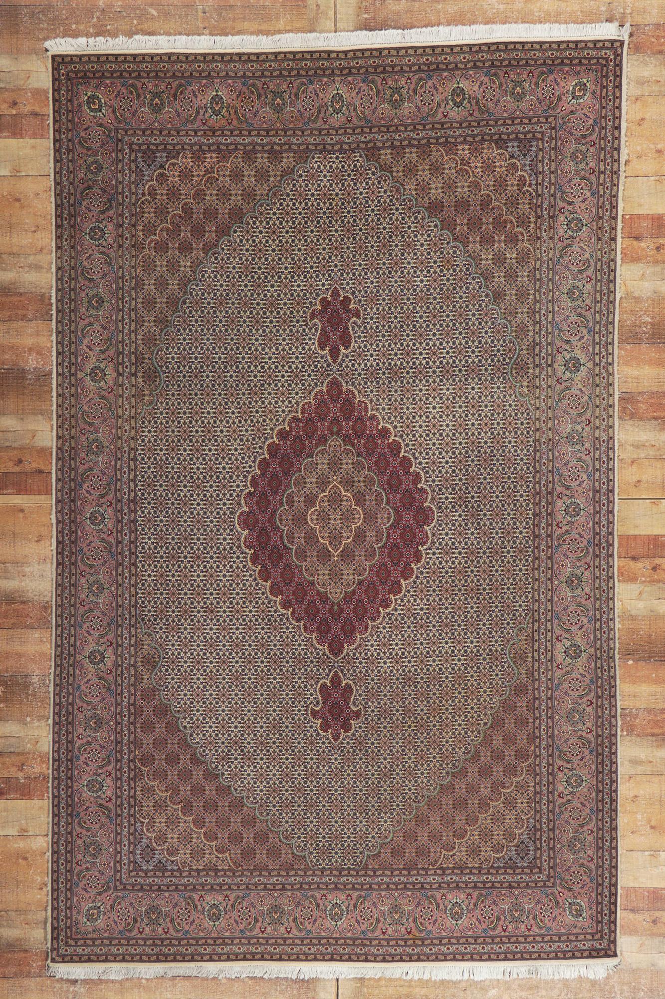 Persischer Mahi-Tabriz-Teppich im Vintage-Stil, zeitlose Eleganz trifft auf historischen Reichtum im Angebot 6