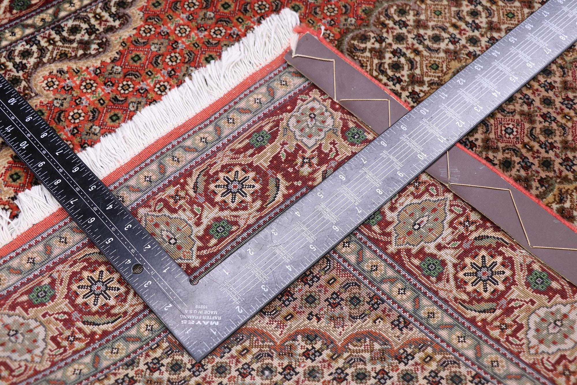 Persischer Mahi-Tabriz-Teppich im neoklassizistischen viktorianischen Stil (20. Jahrhundert) im Angebot