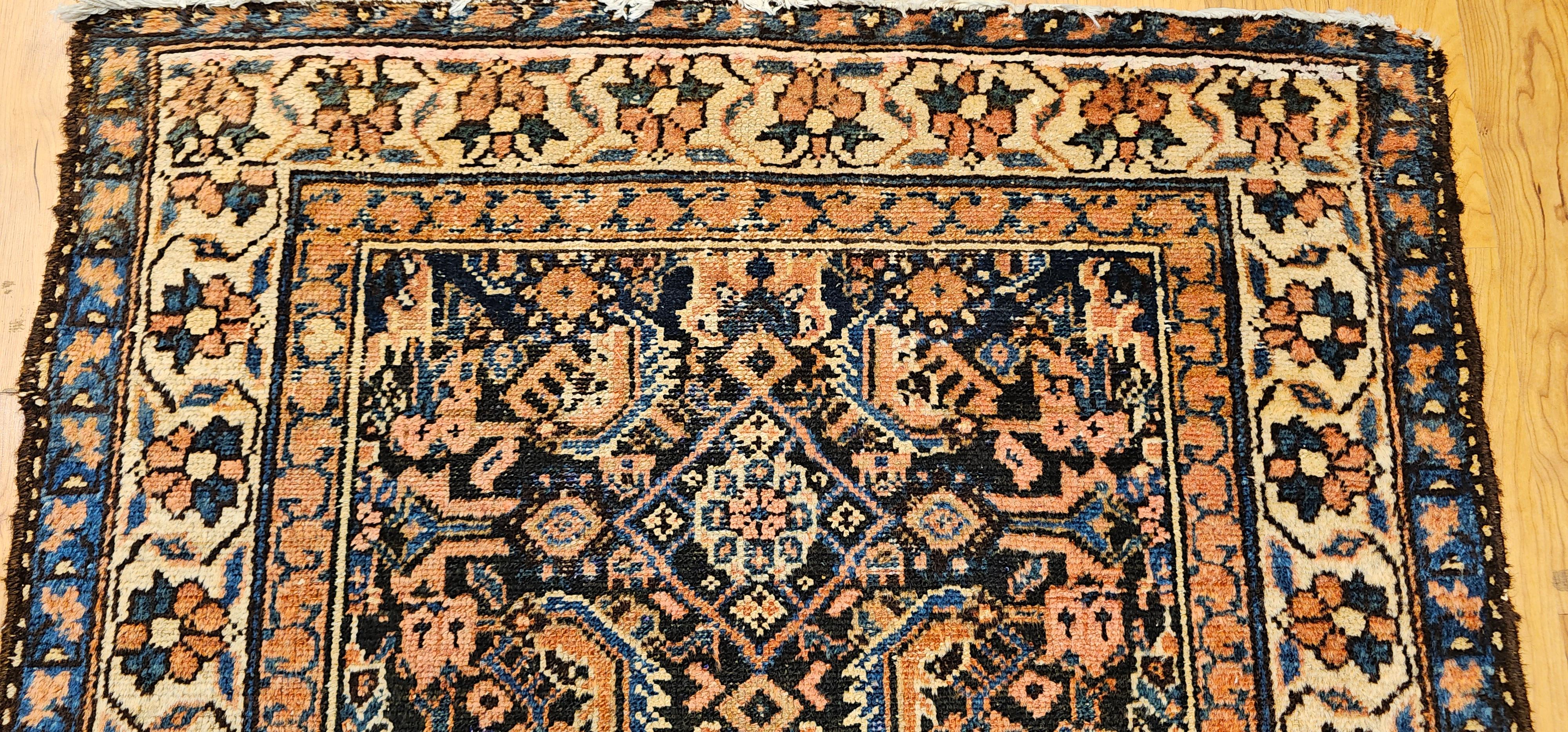 Vintage Persian Malayer Teppich in einem Allover-Muster in Marine, Elfenbein, Blau (20. Jahrhundert) im Angebot