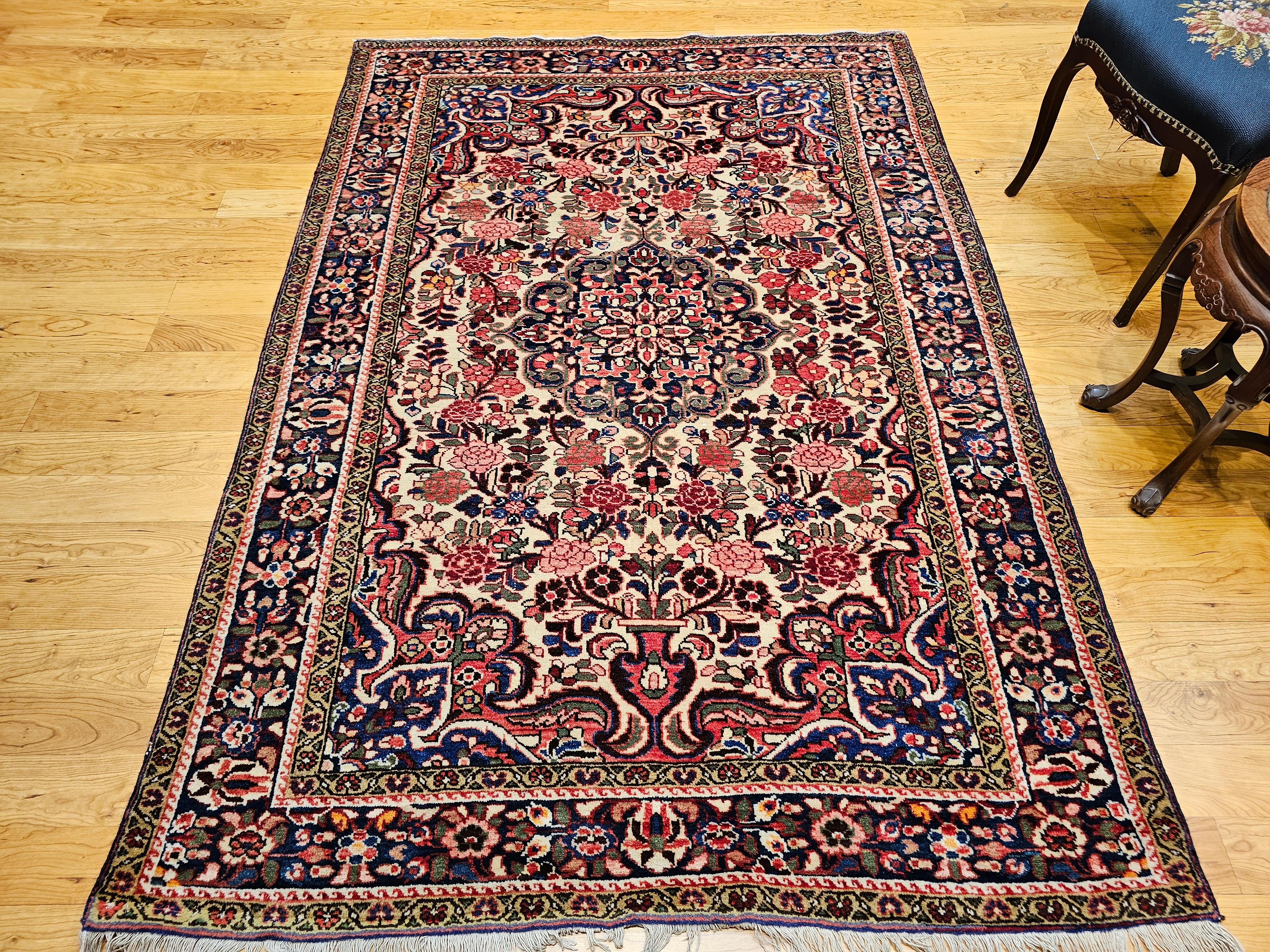 Handgeknüpfter persischer Vintage-Teppich mit Blumenmuster in Rot, Rosa, Blau und Blau im Angebot 4