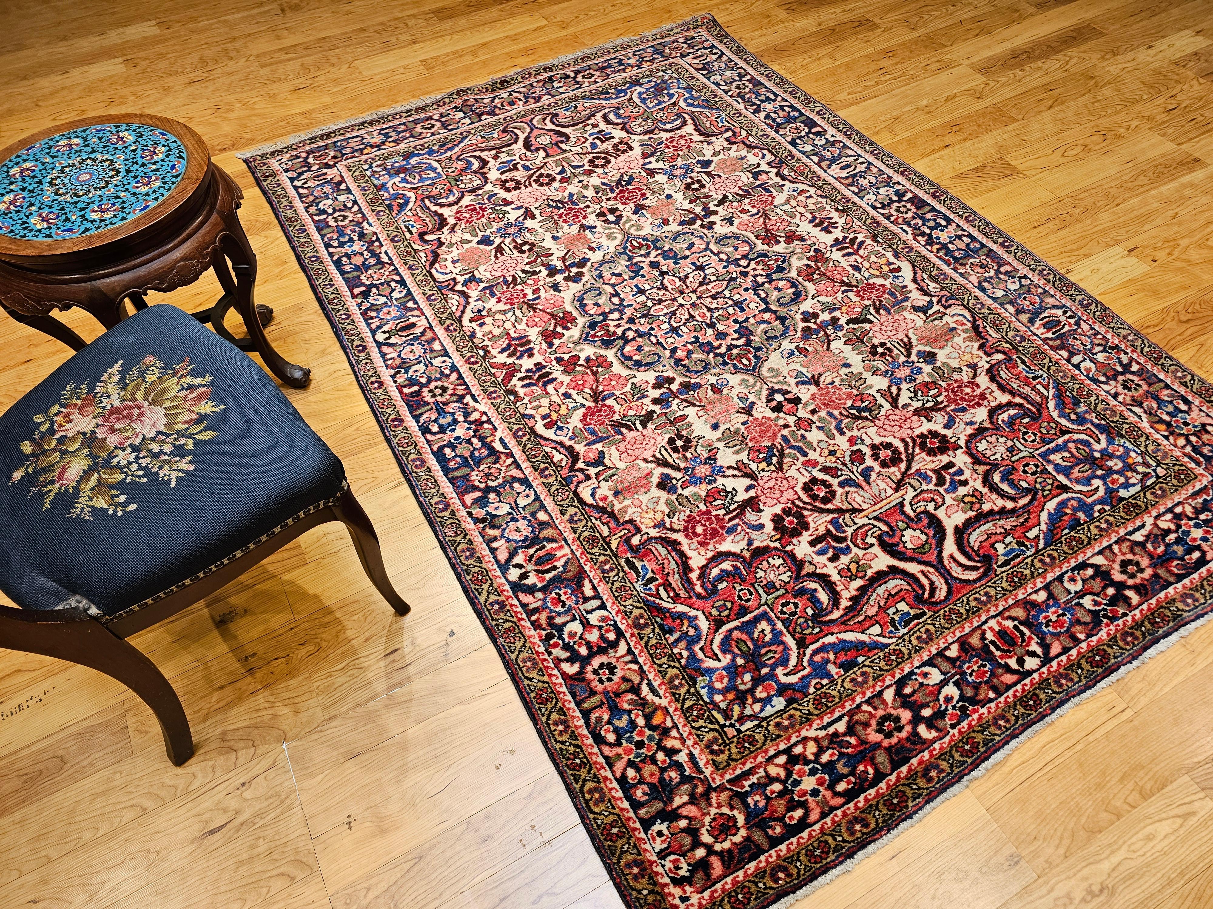 Handgeknüpfter persischer Vintage-Teppich mit Blumenmuster in Rot, Rosa, Blau und Blau im Angebot 6