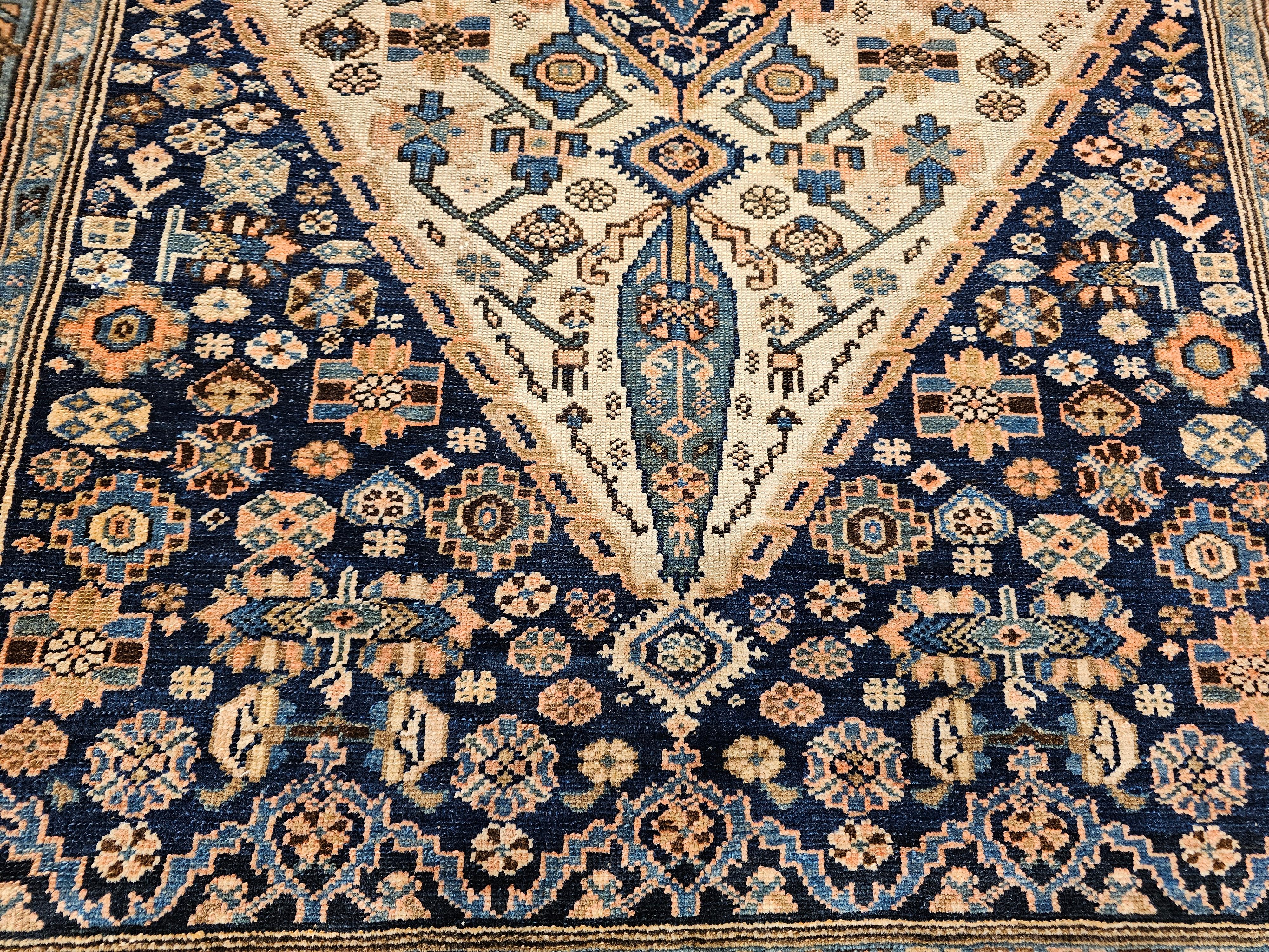 Persischer Malayer-Teppich im Vintage-Stil mit geometrischem Medaillon-Muster im Angebot 2