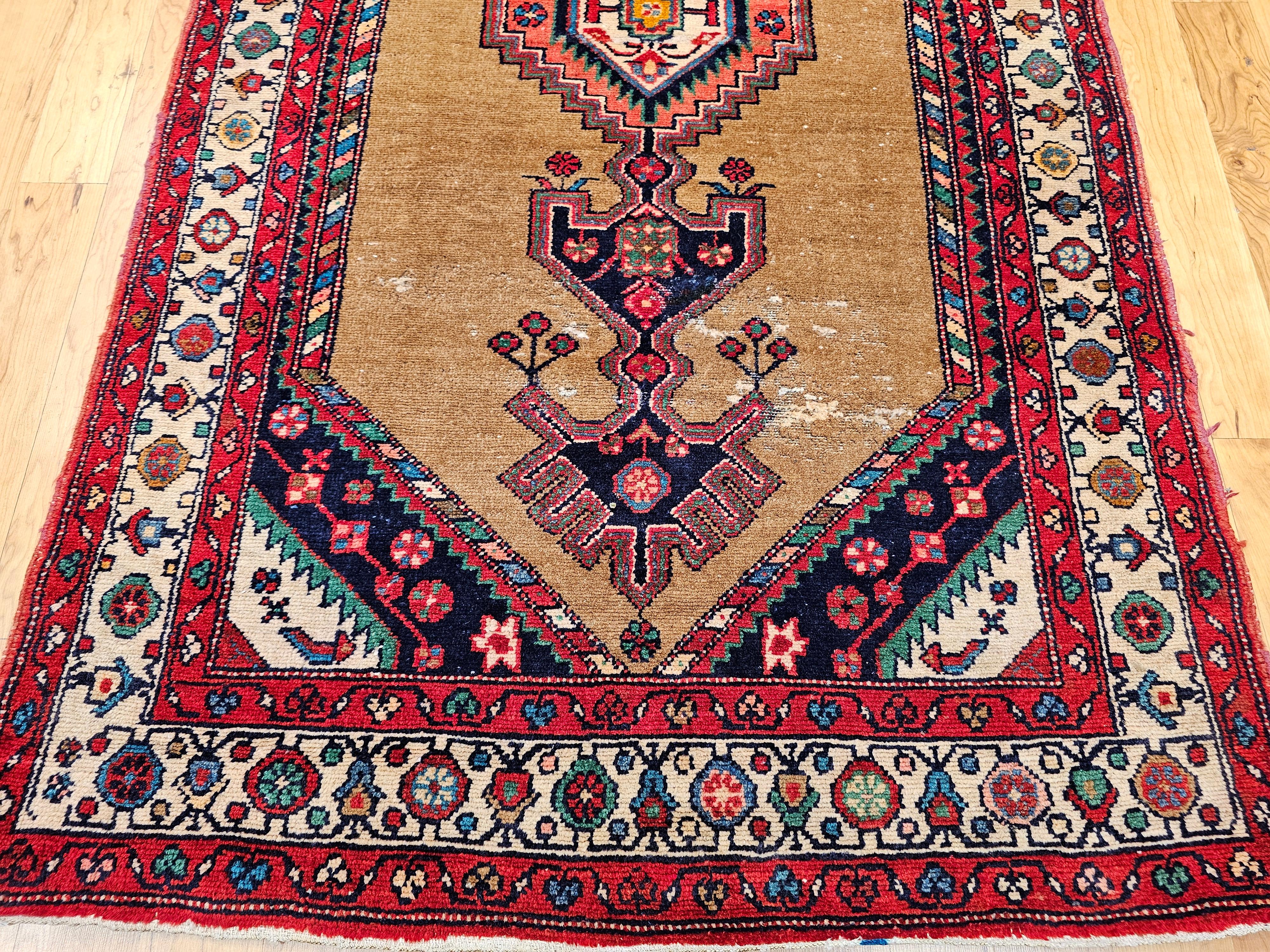 Persischer Malayer-Teppich aus Kamelienhaar, Vintage (20. Jahrhundert) im Angebot