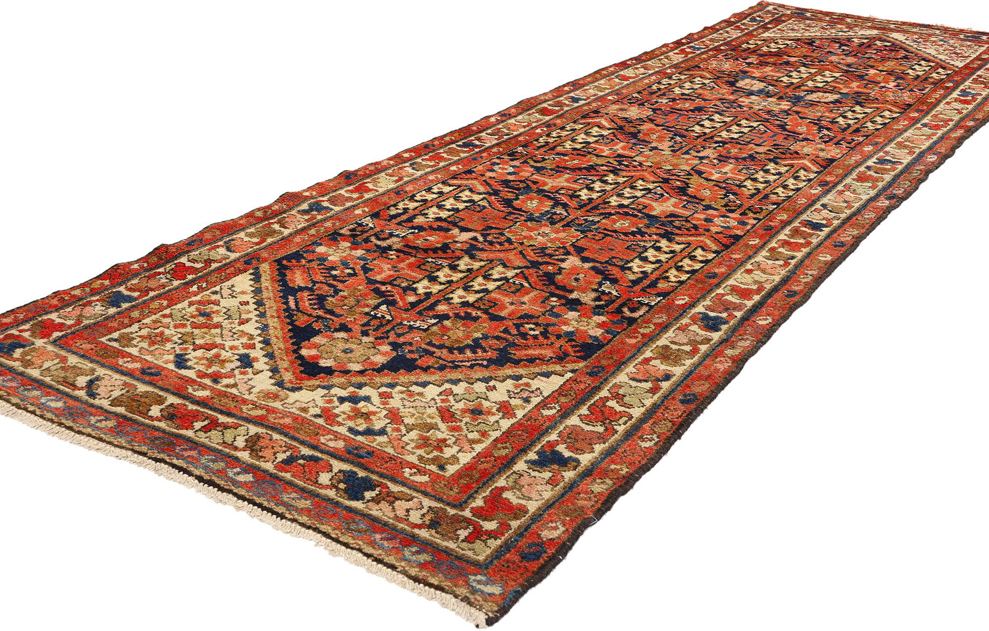 60232 Tapis Malayer Vintage Persan Runner, 03'05 X 11'09. Les chemins de tapis persans Malayer, originaires de la région iranienne occidentale de Malayer, sont révérés pour leur artisanat méticuleux et leurs proportions allongées, taillées sur