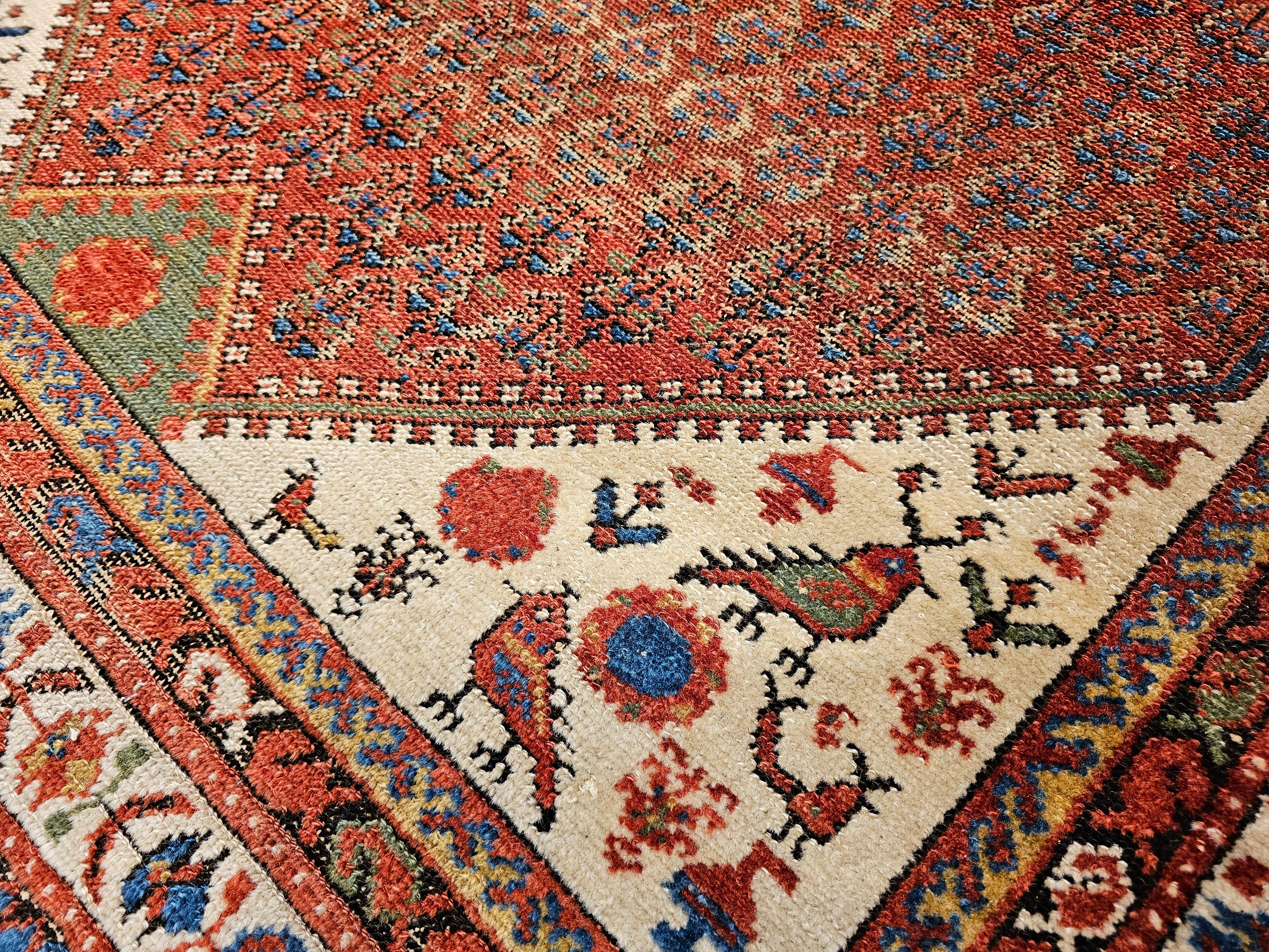 Malayer persa vintage con estampado de cachemira en burdeos, marfil y azul Lana en venta