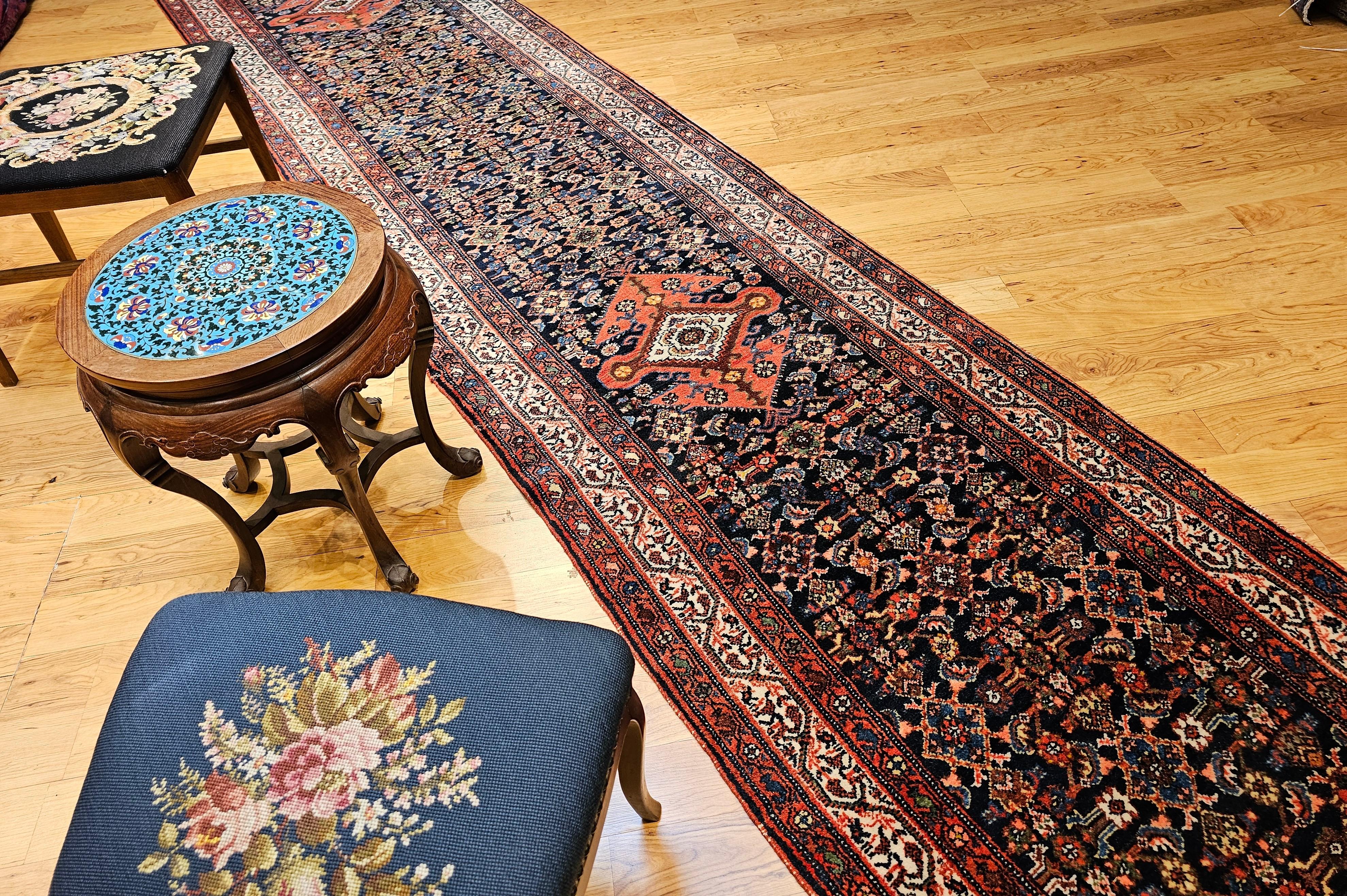 Tapis de couloir persan Malayer vintage à motif géométrique bleu marine et bleu français en vente 8