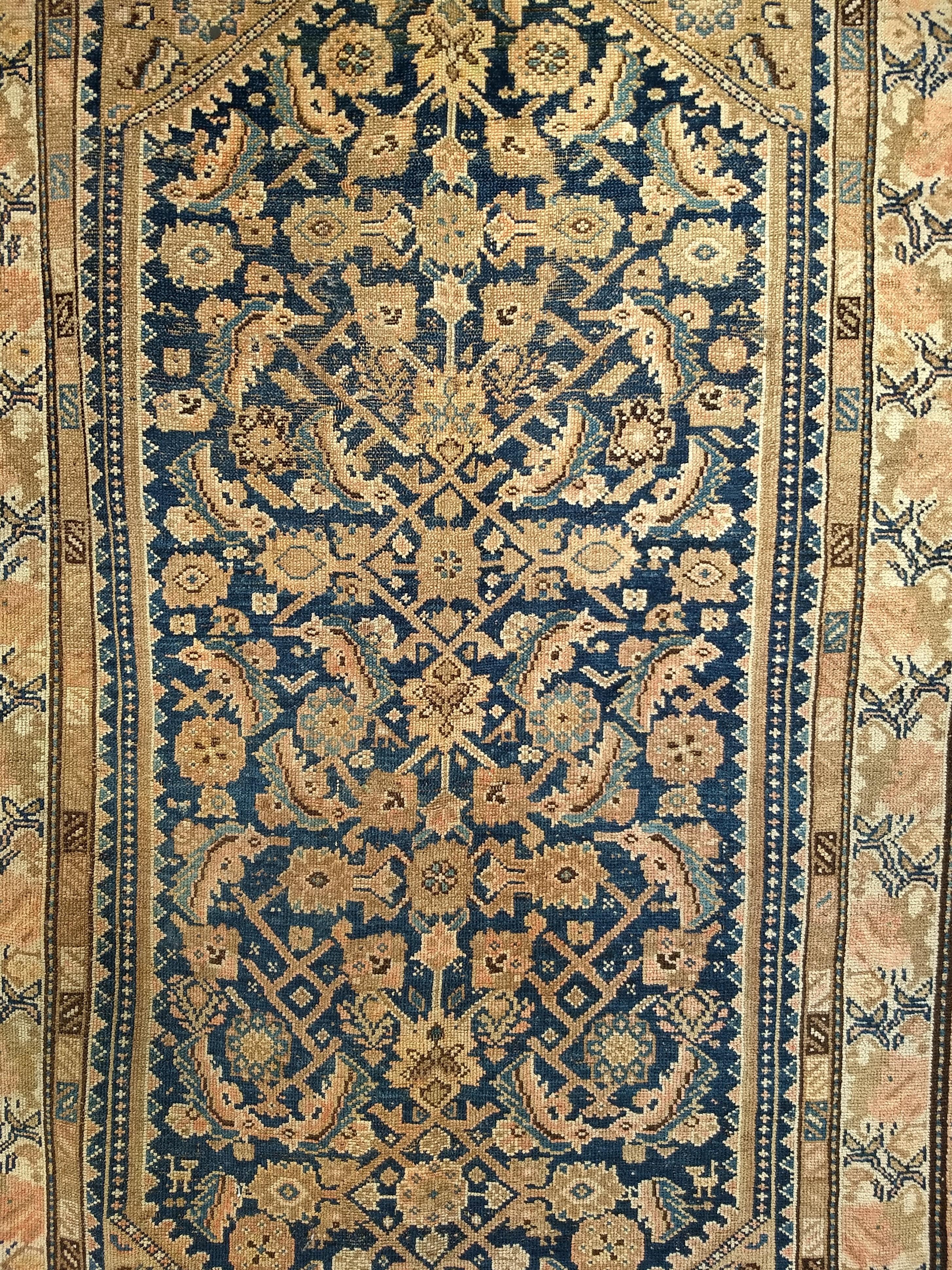 Persischer Malayer Teppich im Allover-Design in Marineblau, Braun und Elfenbein (Pflanzlich gefärbt) im Angebot