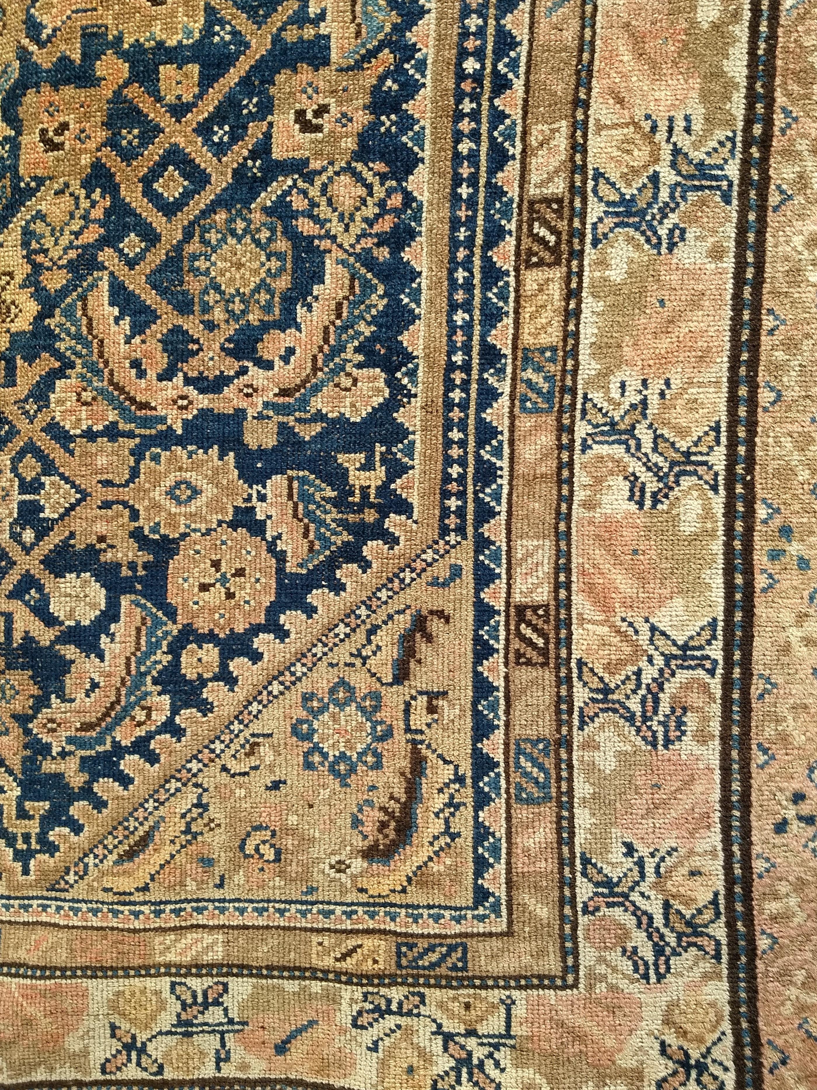 Persischer Malayer Teppich im Allover-Design in Marineblau, Braun und Elfenbein (Wolle) im Angebot