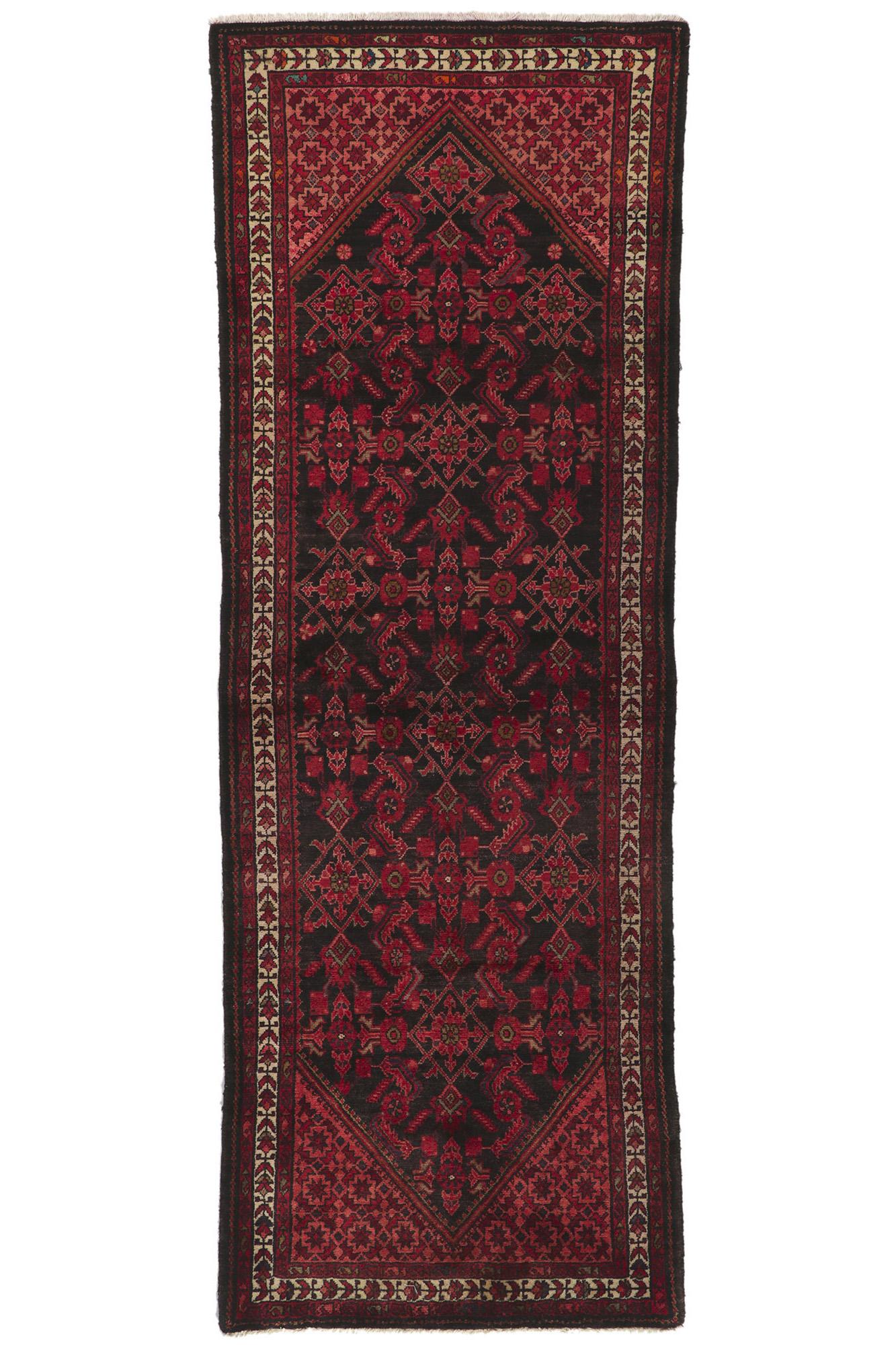 Persischer Malayer-Teppich im Vintage-Stil, Beguiling Charm Meets Dunkel & Moody im Angebot 3