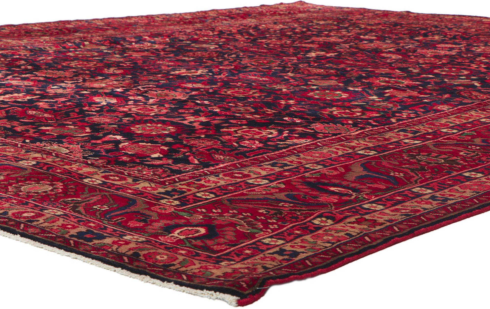 61125 Tapis persan vintage Malayer, 11'00 x 14'03. Design/One est un tapis en laine nouée à la main de style persan Malayer, au design intemporel et à la beauté séduisante, avec des couleurs saturées. Un motif botanique répétitif s'étend sur le