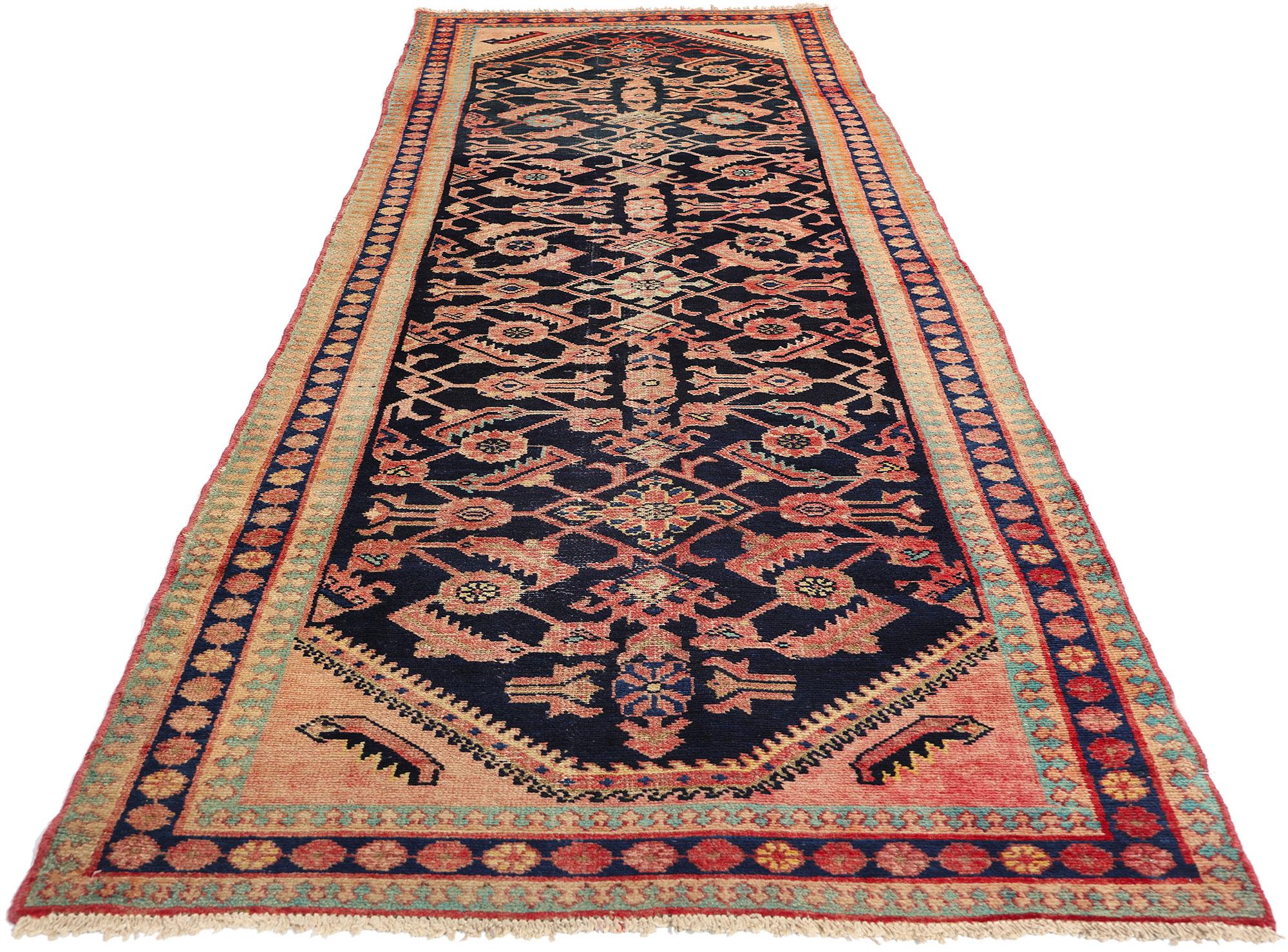 Vintage Persian Malayer Carpet In Good Condition For Sale In Dallas, TX