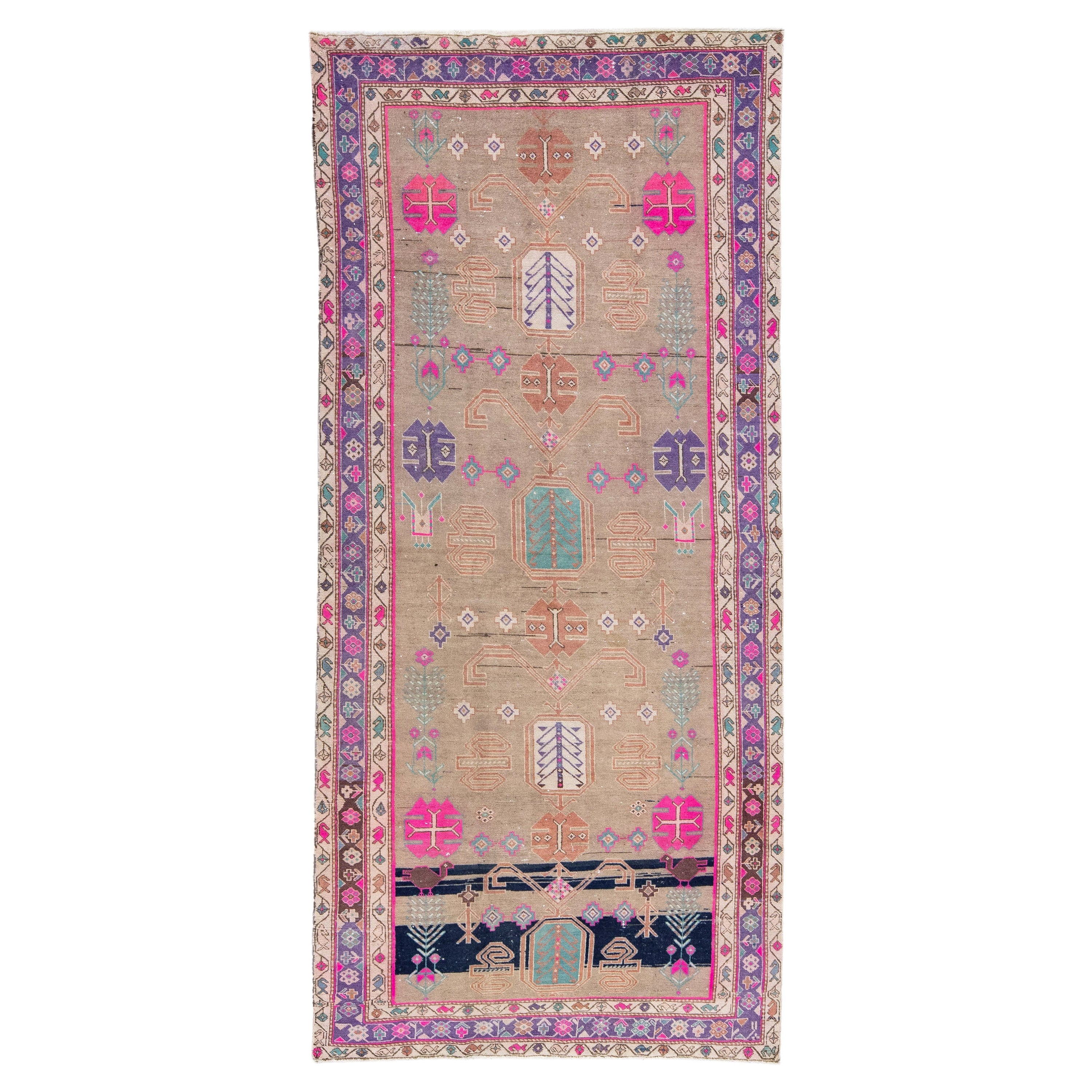 Vintage Persian Malayer Tan Runner in lana fatto a mano con motivo geometrico