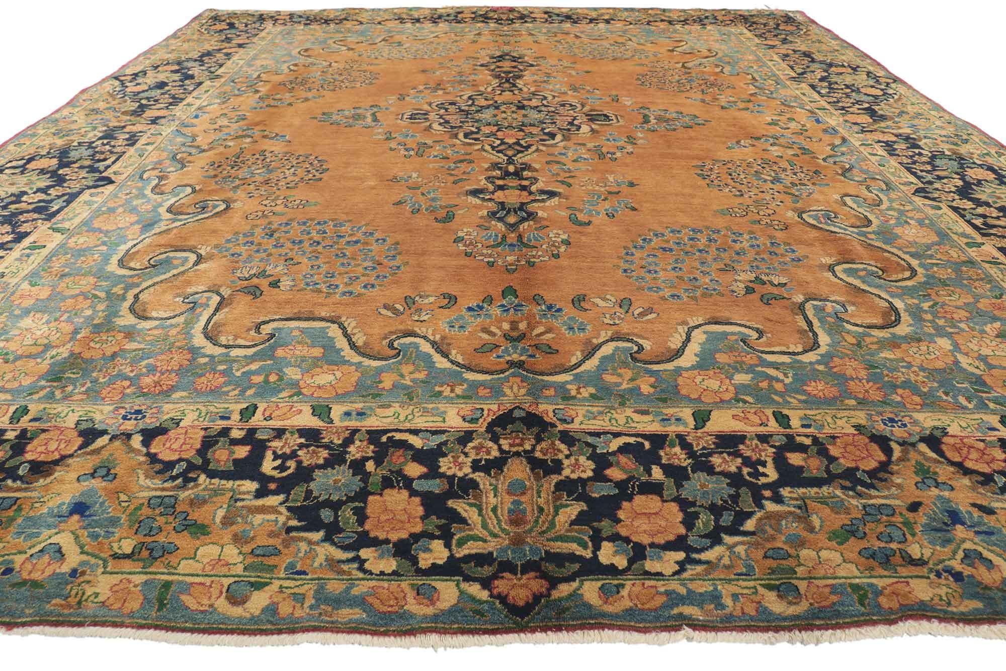 Annodato a mano Tappeto persiano d'epoca Mashhad con stile Arabesque Baroque Regency in vendita