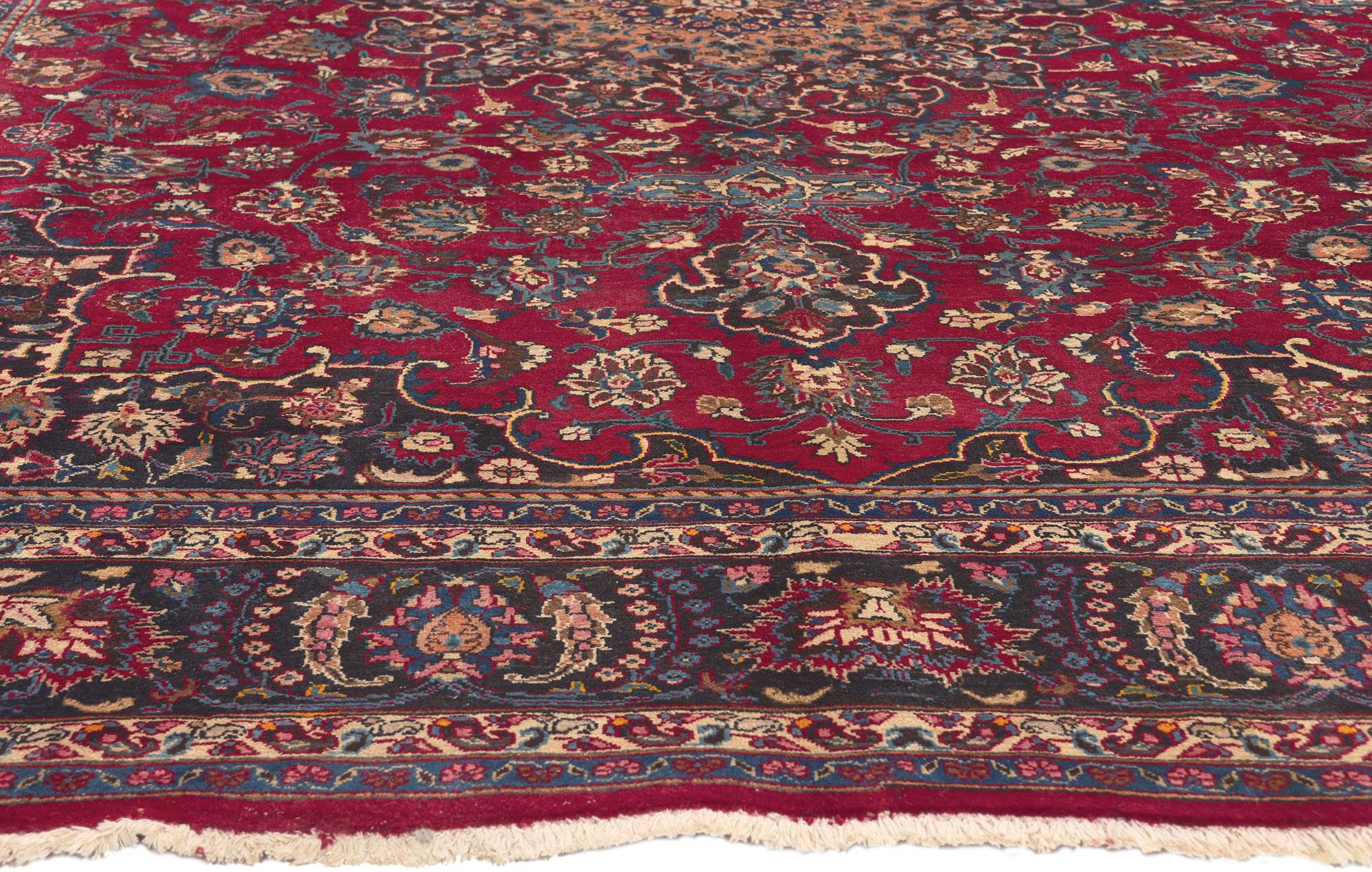 1950's Persian Mashhad Carpet with Traditional Style (Persisch) im Angebot