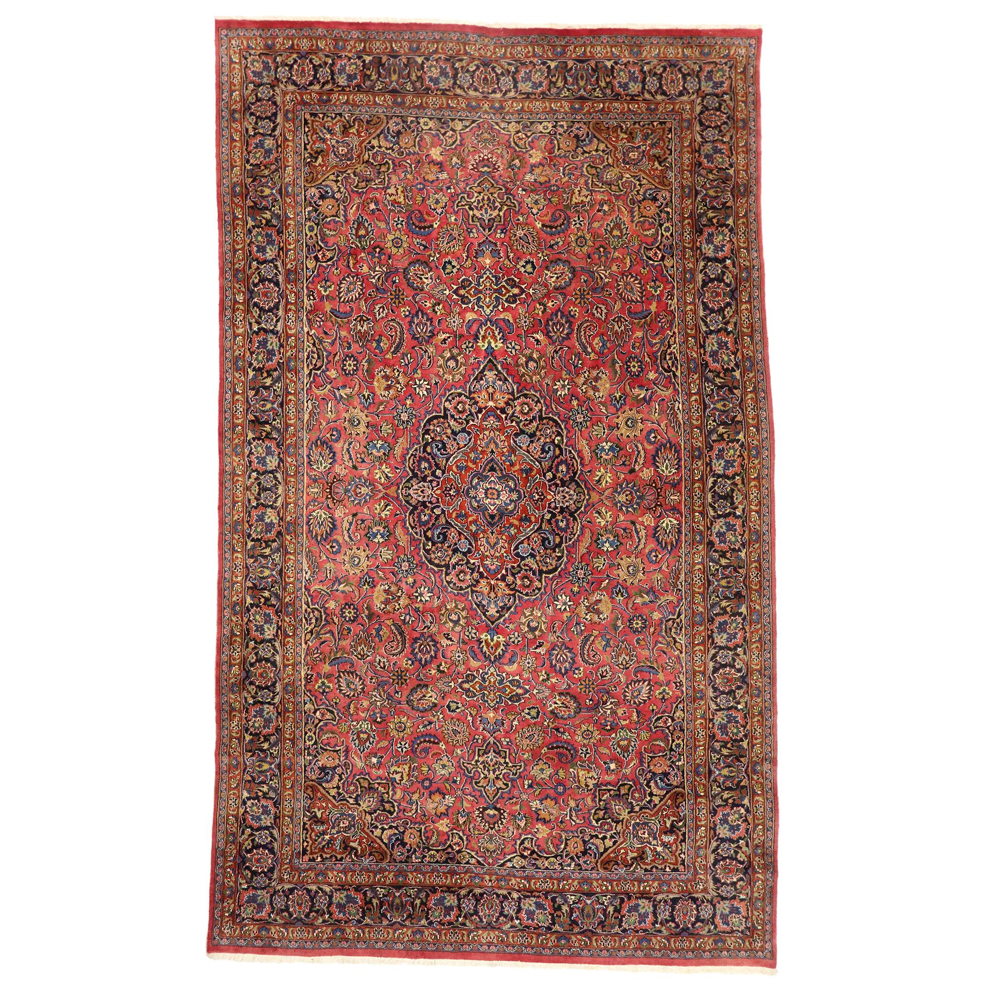 Persischer Mashhad-Teppich im Vintage-Stil, Regal Charm Meets Timeless Elegance