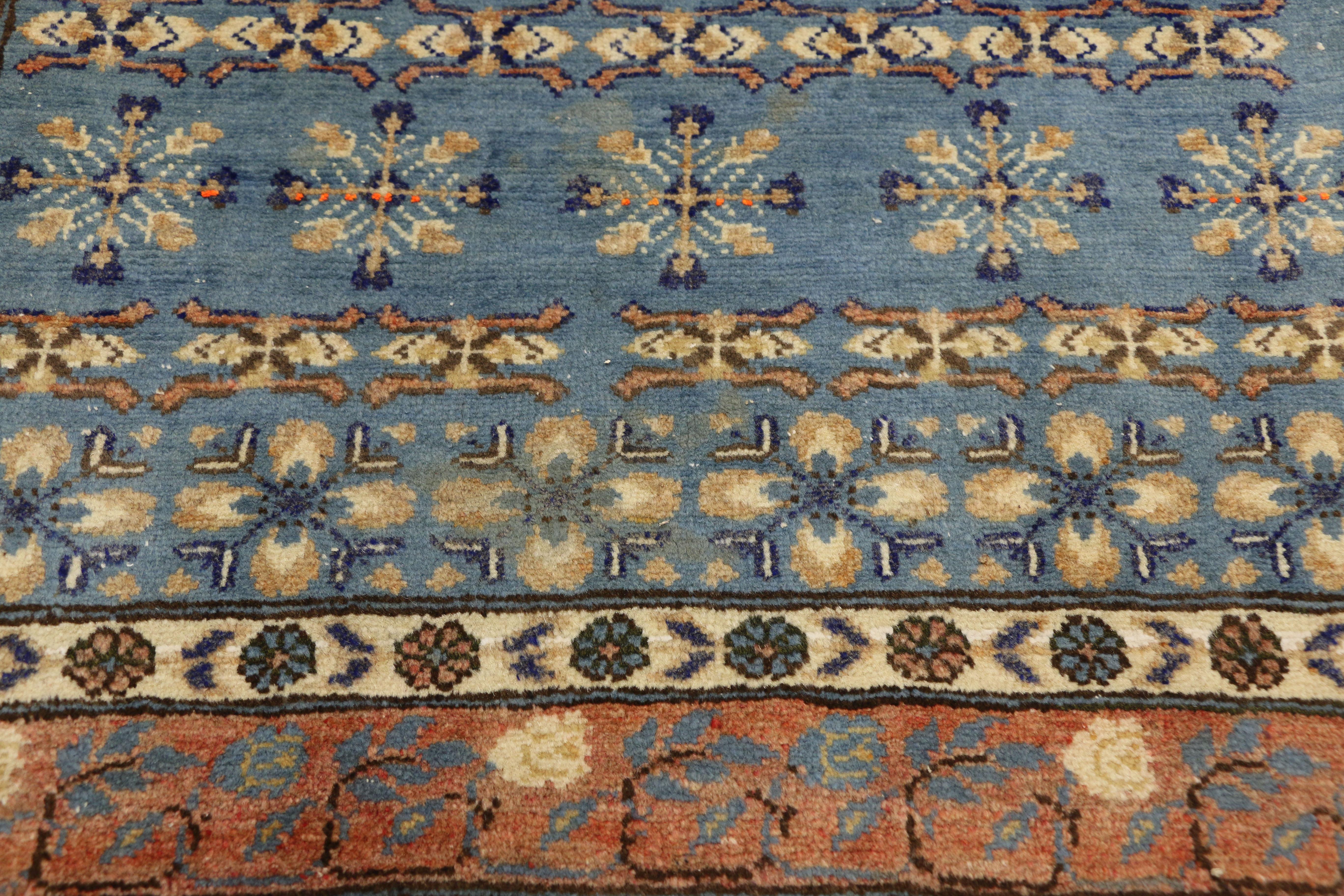 Vintage Persian Mashhad Rug Accent Rug with Renaissance Jacobean Style In Good Condition For Sale In Dallas, TX