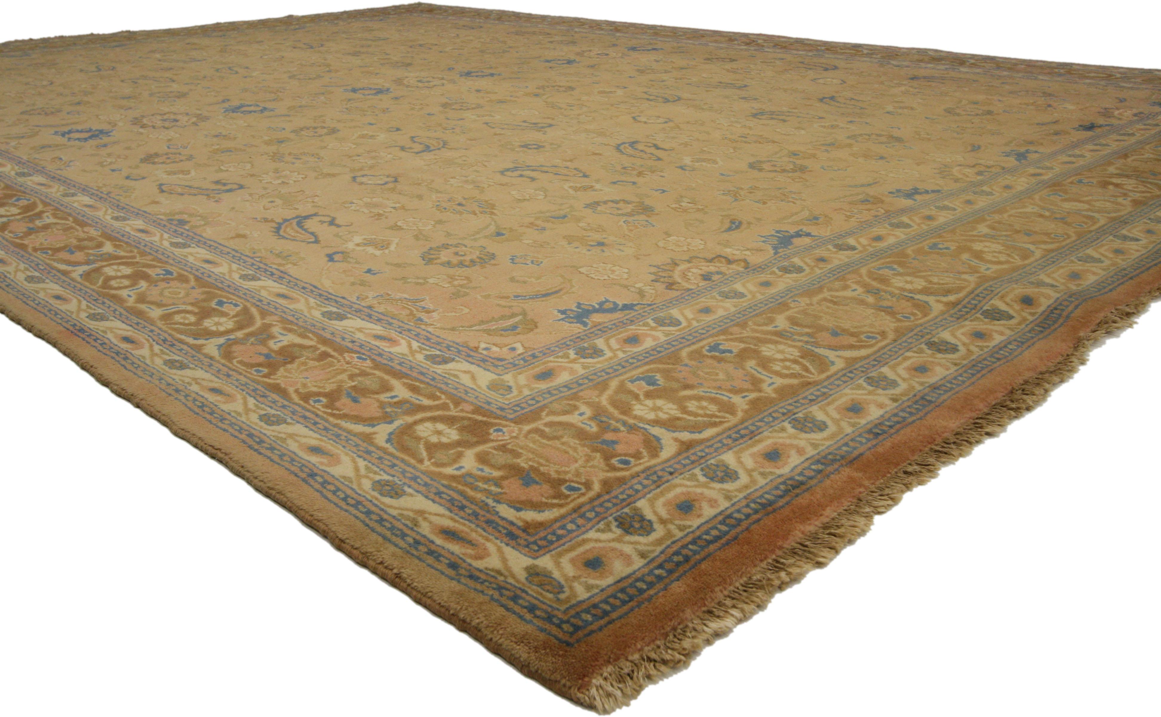 Tabriz Vintage Persian Mashhad Rug with Traditional Modern Style For Sale