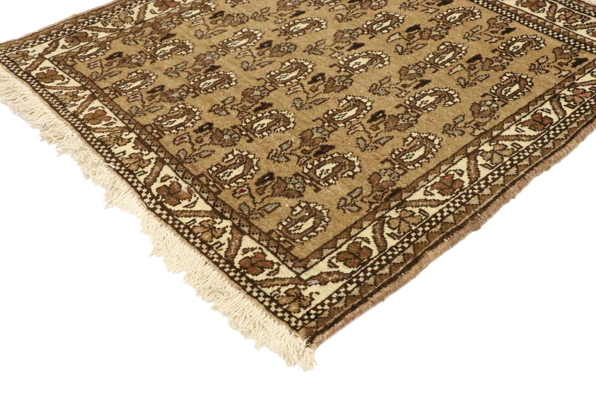 75167 vintage Persian Mashhad Scatter rug with Mid-Century Modern style. With timeless appeal and Mid-Century Modern style, this hand knotted wool vintage Persian Mashhad scatter rug can beautifully blend traditional, modern, and contemporary